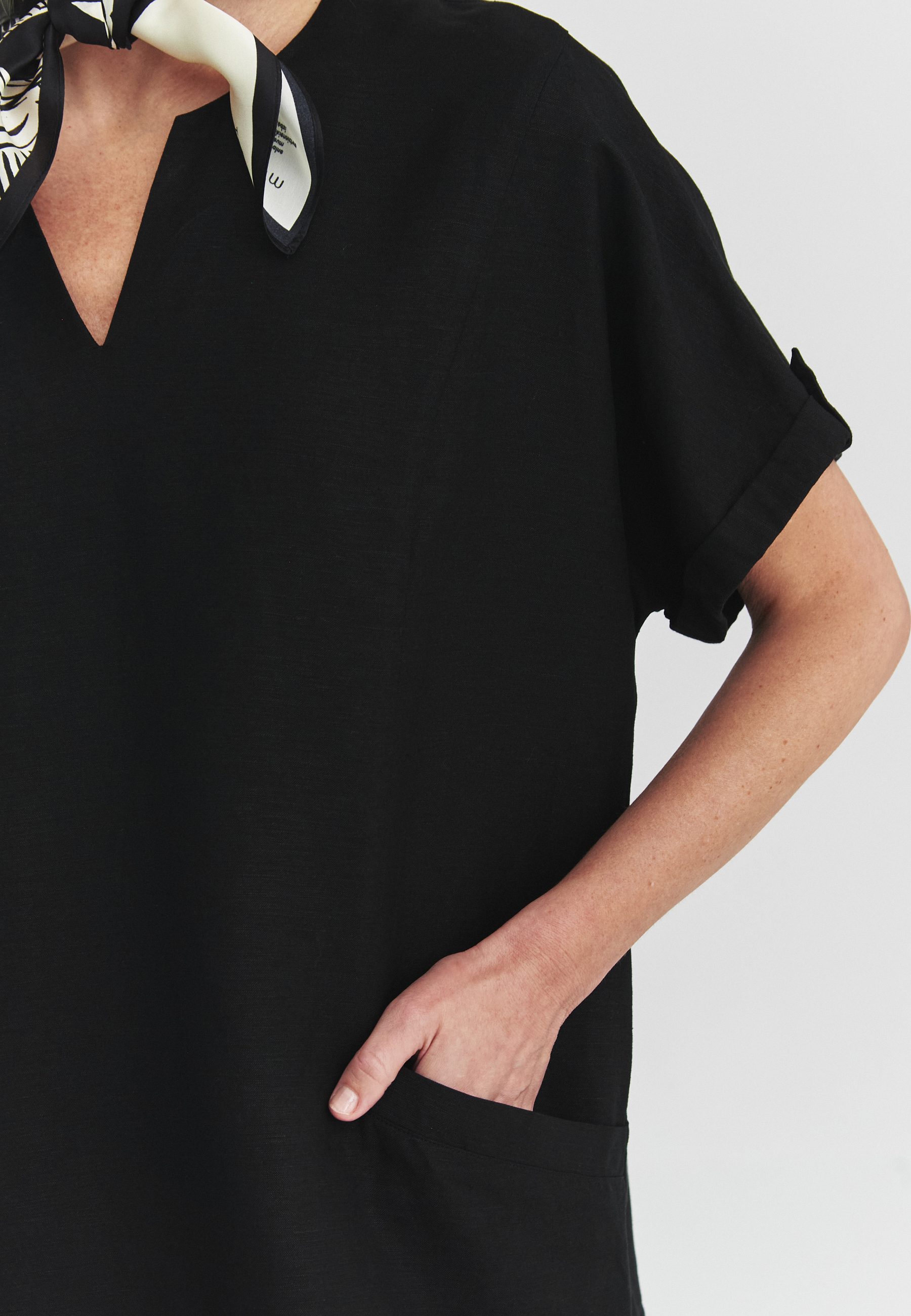 A LOOSE-FIT DRESS WITH LINEN - ANAIS
