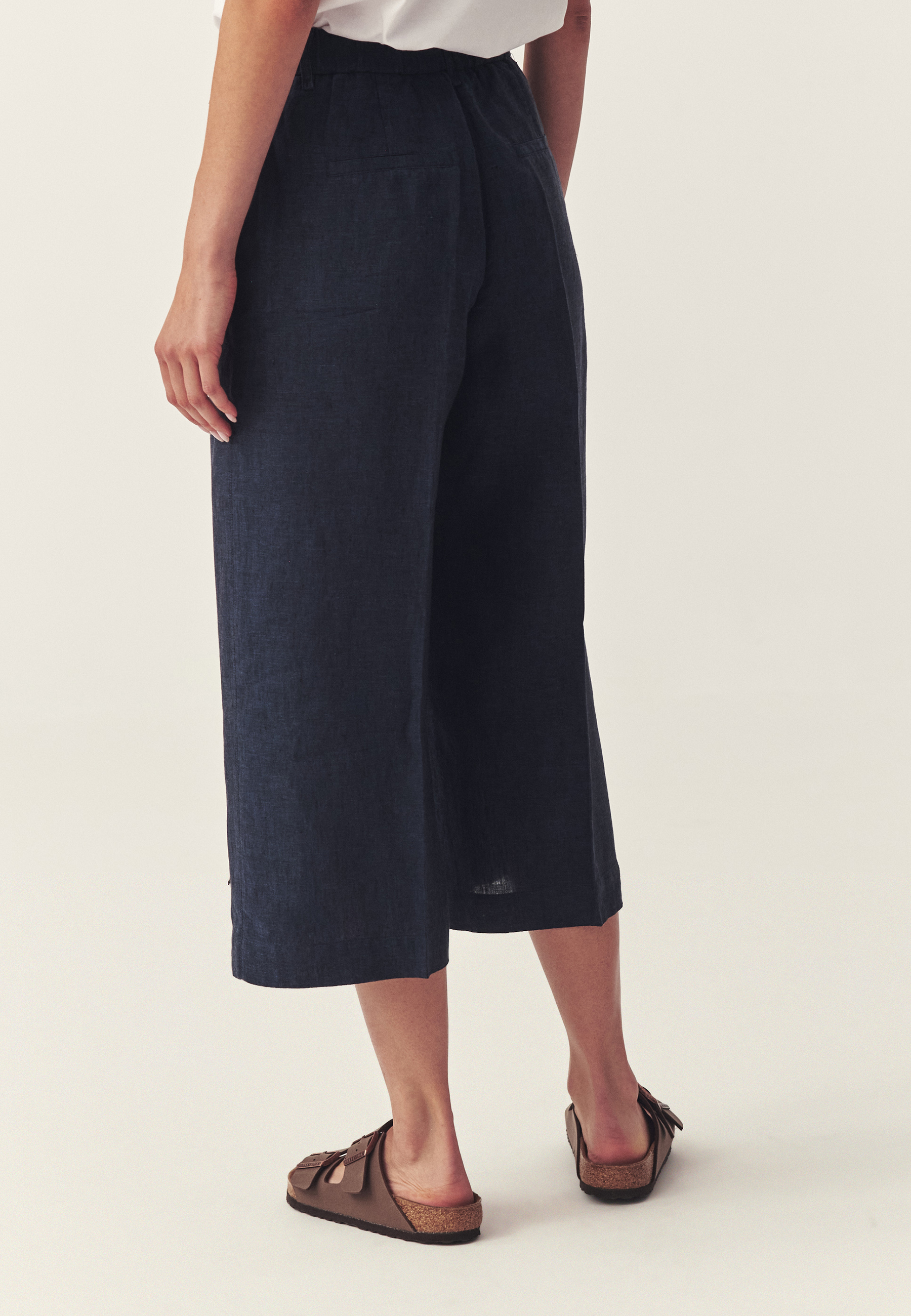 KOSTÝMOVÉ KALHOTY ZE LNU – NAKOLENI