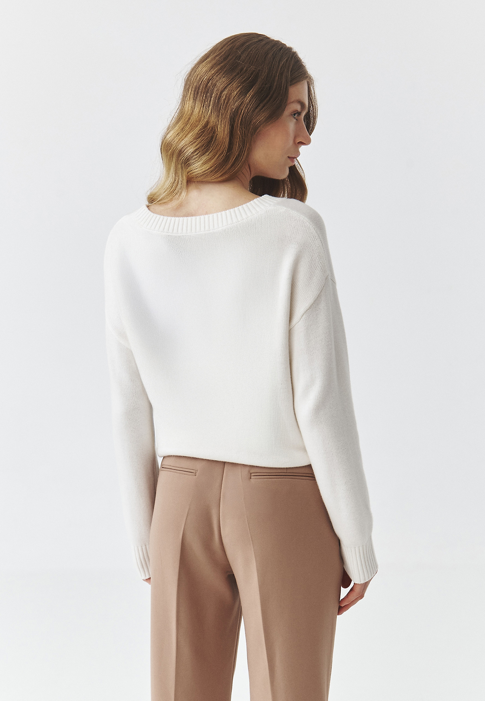 CLASSIC LADIES' JUMPER WITH ROUND NECKLINE — JOEL CLASSIC LADIES' JUMPER WITH ROUND NECKLINE — JOEL ECRU 106802