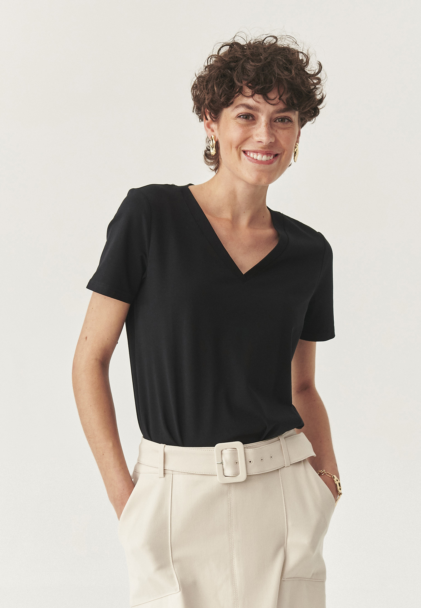 LEŽÉRNA BAVLNENÁ BLÚZKA - RIBI LEŽÉRNA BAVLNENÁ BLÚZKA - RIBI ČIERNA 113610