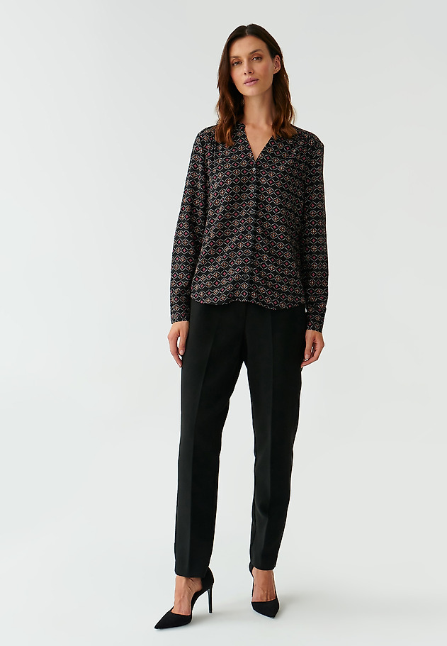 PATTERNED LADIES’ BLOUSE WITH A STAND-UP COLLAR KLERI PATTERNED LADIES’ BLOUSE WITH A STAND-UP COLLAR KLERI MULTIKOLOR 2