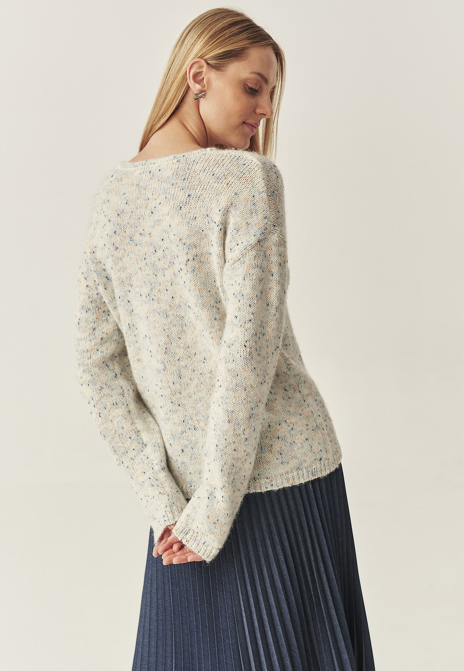 LUŹNY SWETER Z WEŁNĄ - SOLO LUŹNY SWETER Z WEŁNĄ - SOLO ZIELONY 114438