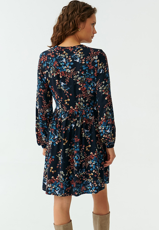 ROCHIE CU MODEL DIN VISCOZĂ CERTIFICATĂ STRAKMI ROCHIE CU MODEL DIN VISCOZĂ CERTIFICATĂ STRAKMI MULTICOLOR 2