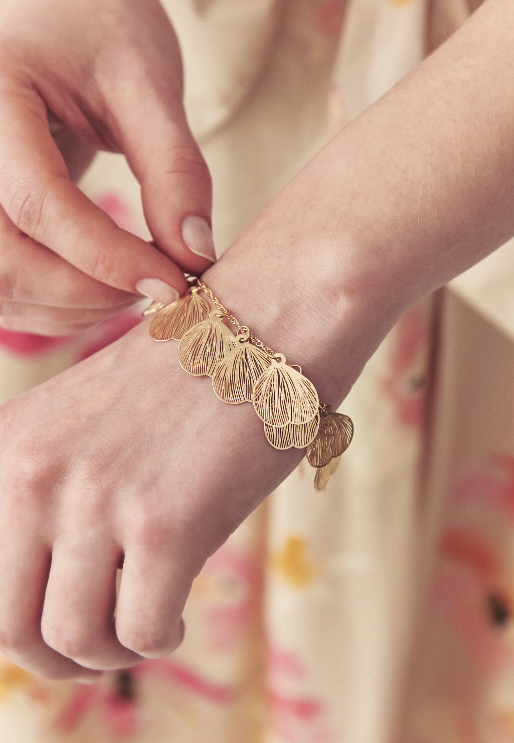 BRANSOLETKA Z KWIATOWYM MOTYWEM - AMATELA SZARY 2