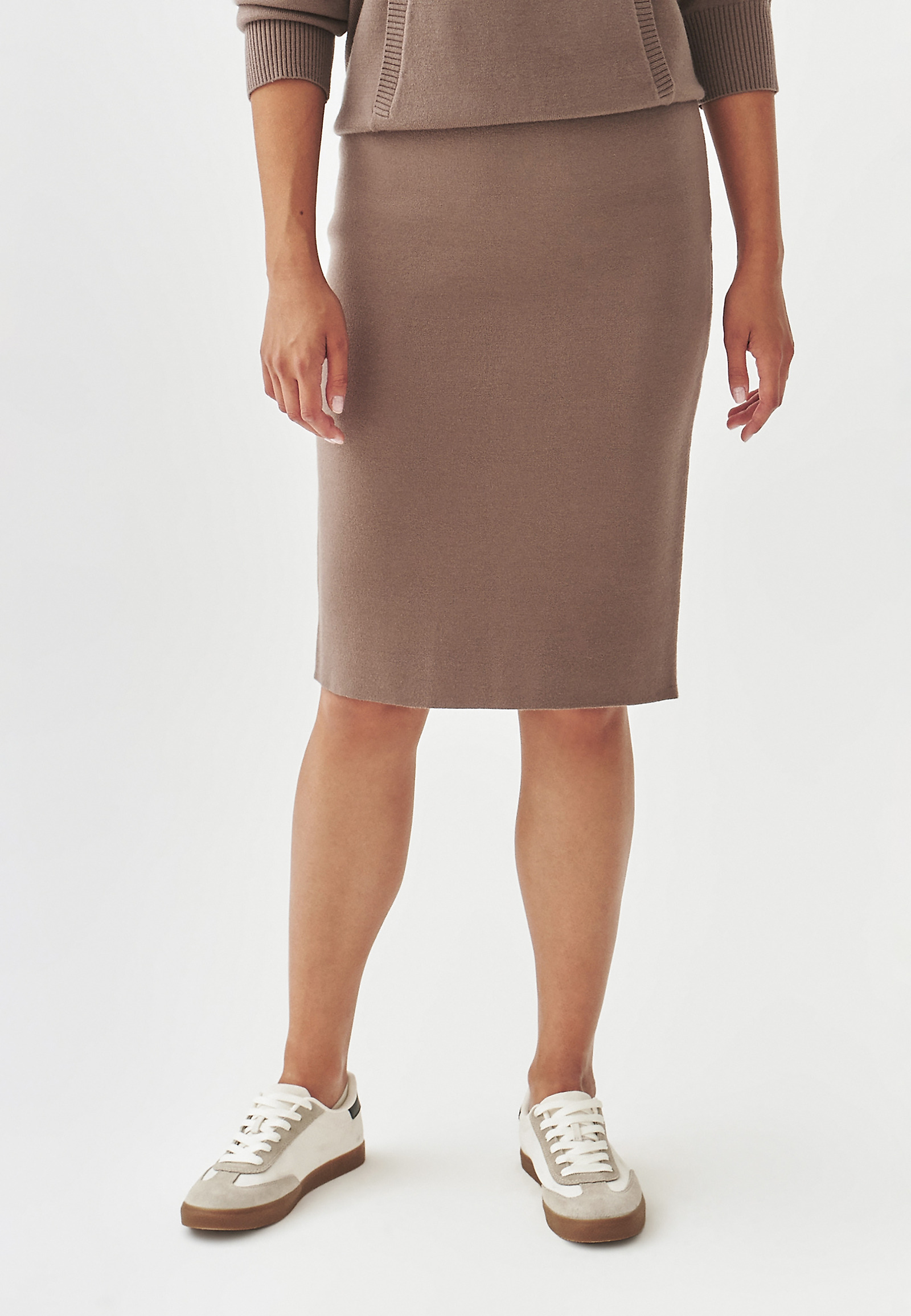 DZIANINOWA SPÓDNICA O OŁÓWKOWYM KROJU - GEME DZIANINOWA SPÓDNICA O OŁÓWKOWYM KROJU - GEME BEŻOWY 101131