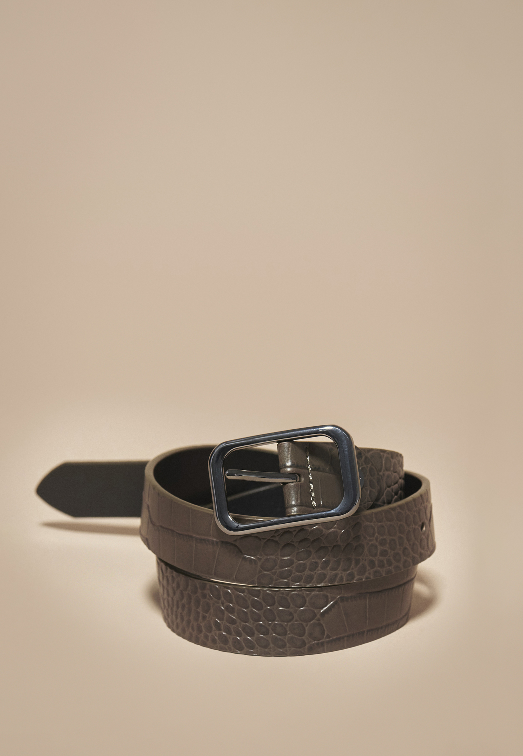 CUREA DIN PIEL CU MODEL EMBOSAT - SONJA