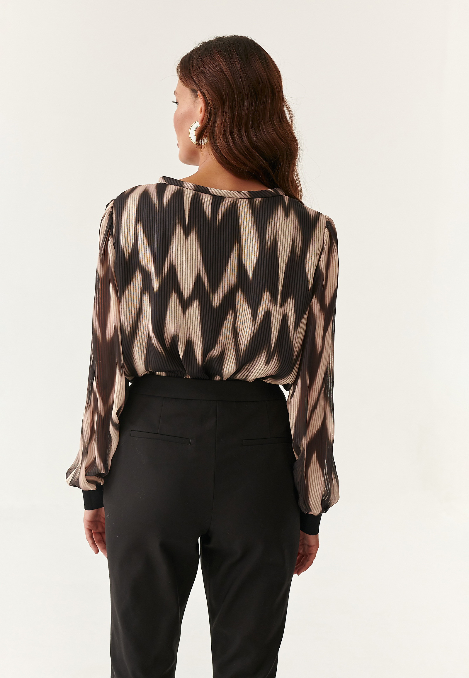 ŽENSKA ŠIFONSKA BLUZA KOBO ŽENSKA ŠIFONSKA BLUZA KOBO VEČBARVNA 83478