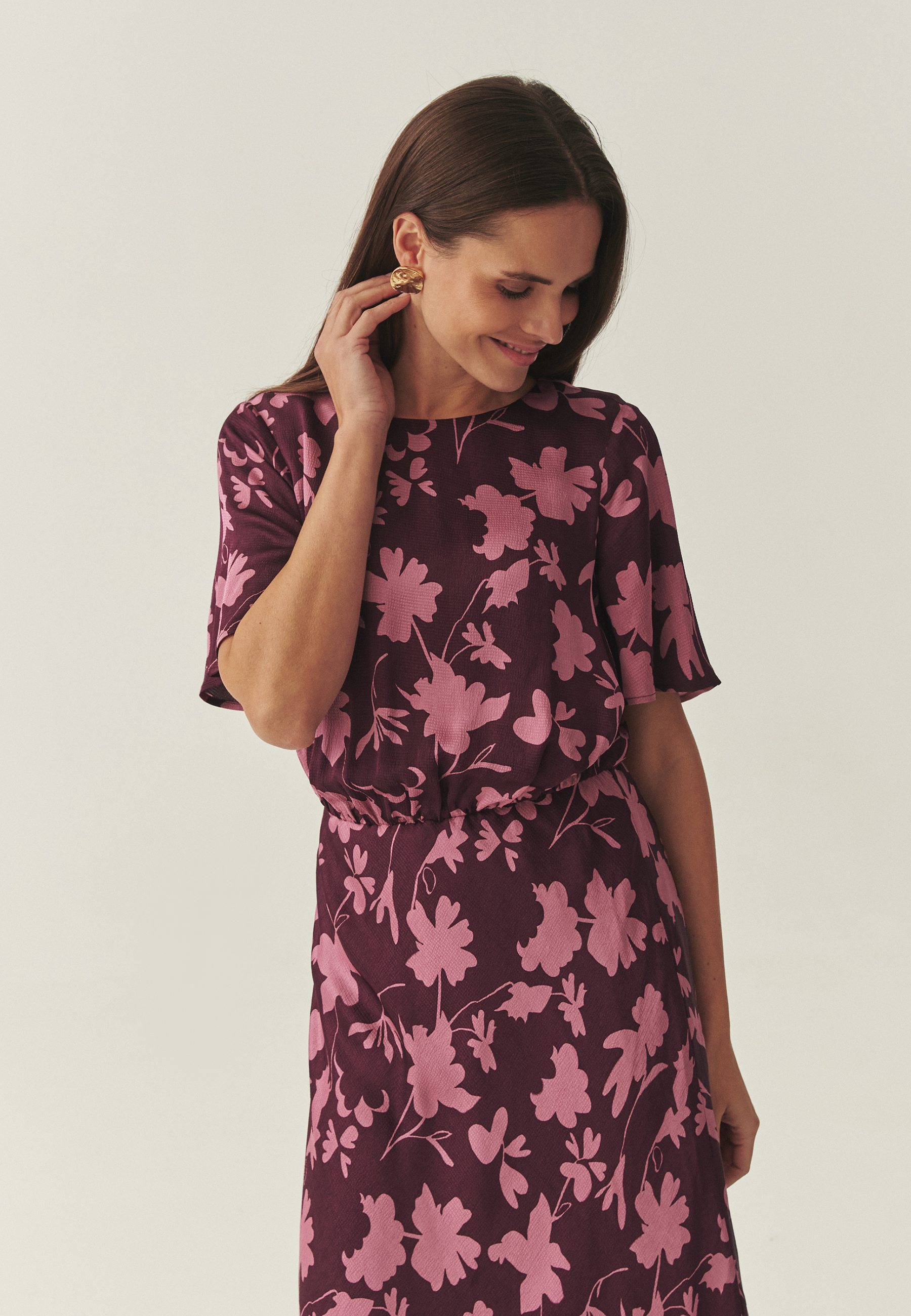 SATYNOWA SUKIENKA W KWIATOWY WZÓR - NAIRA 1 CZERWONY 2