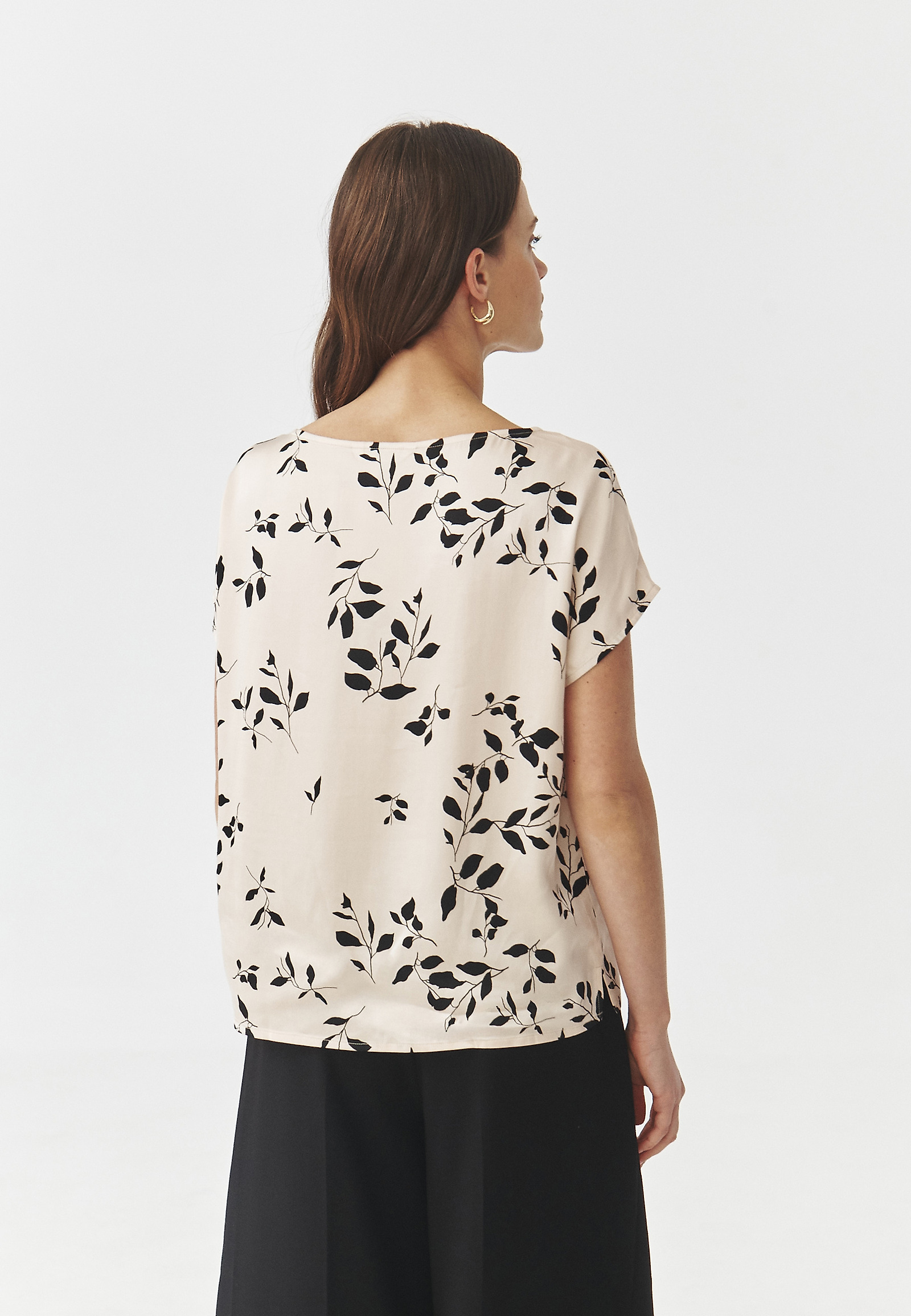 BLUZA Z VZORCEM IZ VISKOZNEGA SATENA - OMA 1 BLUZA Z VZORCEM IZ VISKOZNEGA SATENA - OMA 1 VEČBARVNA 107236