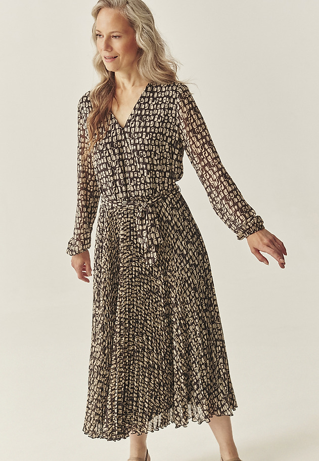 PLEATED DRESS WITH ORIGINAL DESIGN - IDA PLEATED DRESS WITH ORIGINAL DESIGN - IDA BROWN 1