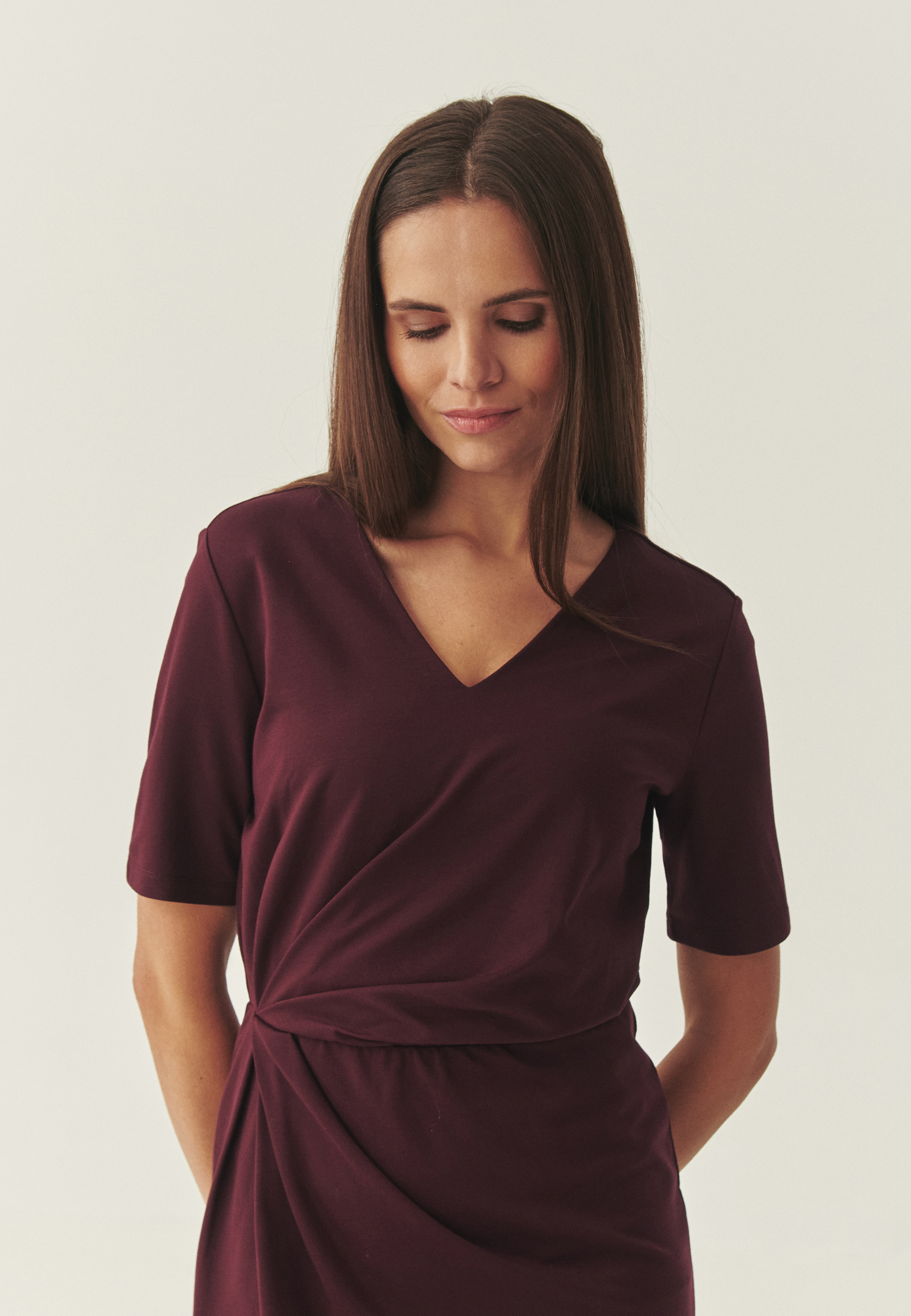 DZIANINOWA SUKIENKA Z MARSZCZENIAMI - RETI CZERWONY 2