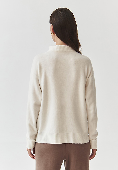 LADIES' LOOSE-FITTING JUMPER WITH HALF TURTLENECK AND STRUCTURED EMBELLISHMENT — PARKER ECRU 2