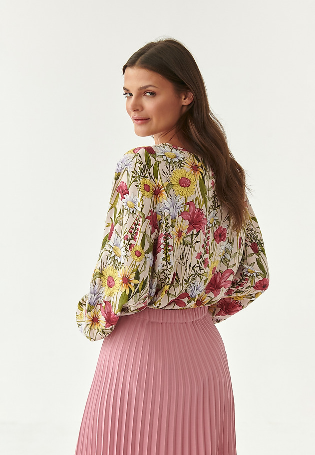 LUŹNA BLUZKA DAMSKA W KWIATY AFELIANNA LUŹNA BLUZKA DAMSKA W KWIATY AFELIANNA MULTIKOLOR 2