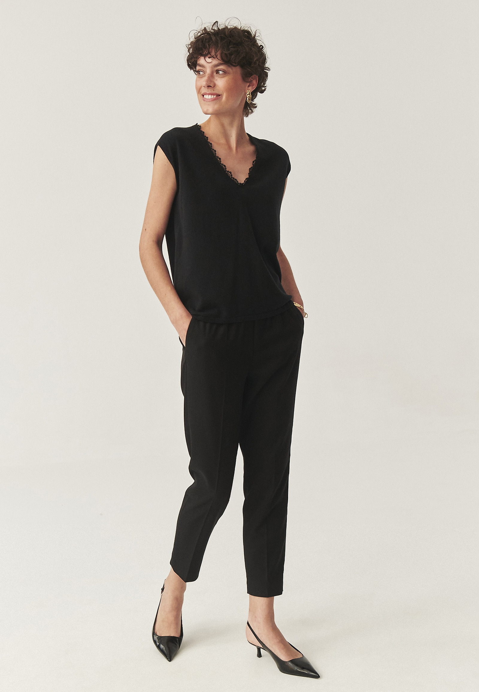 TKANÉ NOHAVICE S ELASTICKÝM PÁSOM - MILTI TKANÉ NOHAVICE S ELASTICKÝM PÁSOM - MILTI ČIERNA 113903