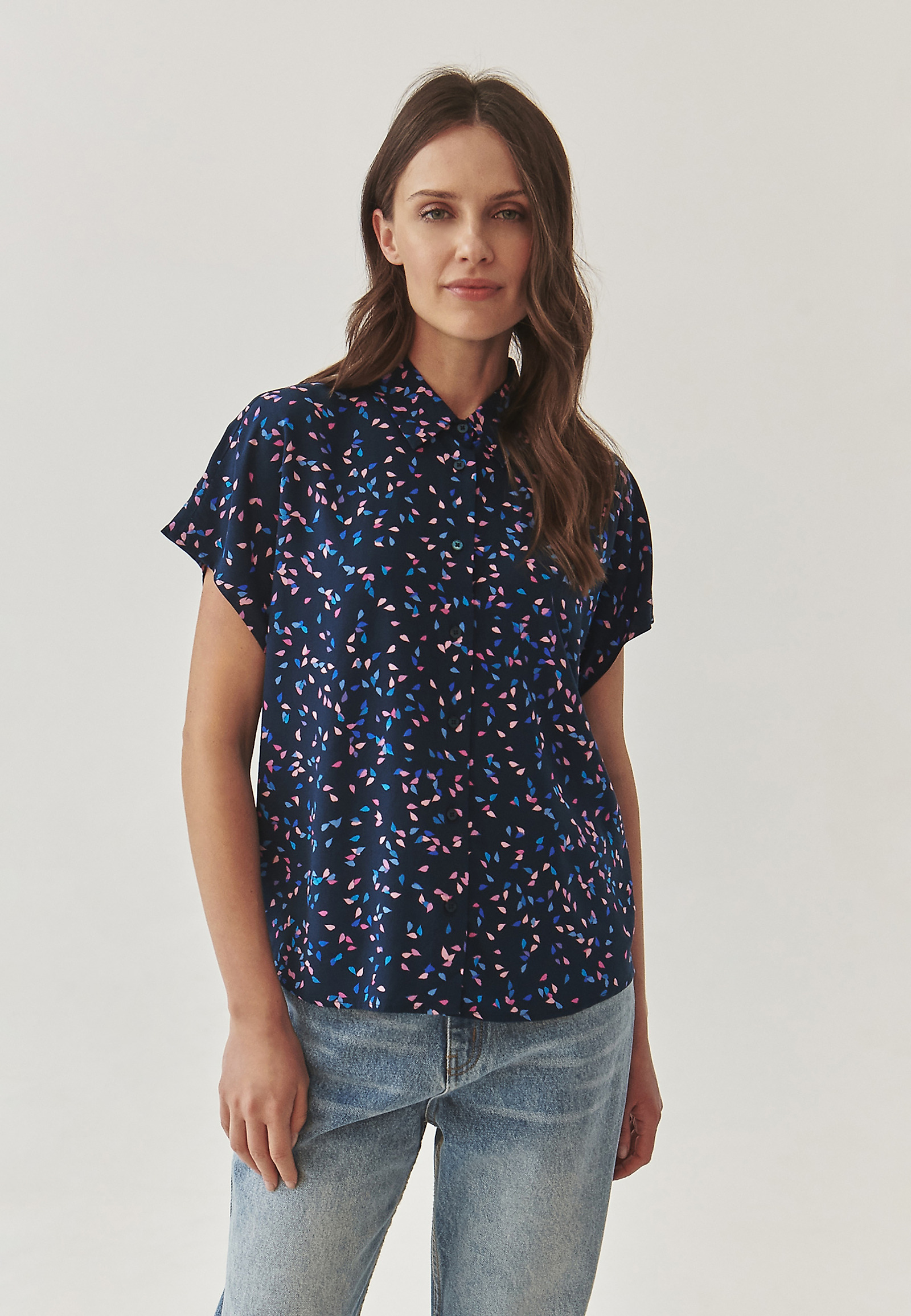 ŽENSKA BLUZA BREZ ROKAVOV - KIMONA 1 ŽENSKA BLUZA BREZ ROKAVOV - KIMONA 1 VEČBARVNA 99006