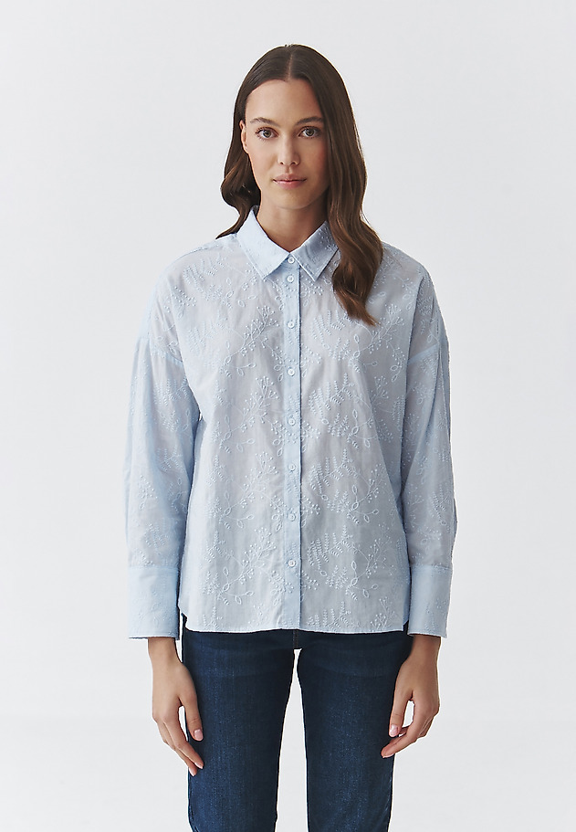 LADIES' WOVEN SHIRT WITH FLORAL EMBROIDERY — INES LADIES' WOVEN SHIRT WITH FLORAL EMBROIDERY — INES NIEBIESKI 3