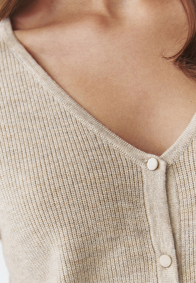 ROZPINANY SWETER DAMSKI Z WEŁNY MERINO — ELLA ROZPINANY SWETER DAMSKI Z WEŁNY MERINO — ELLA BEŻOWY 6