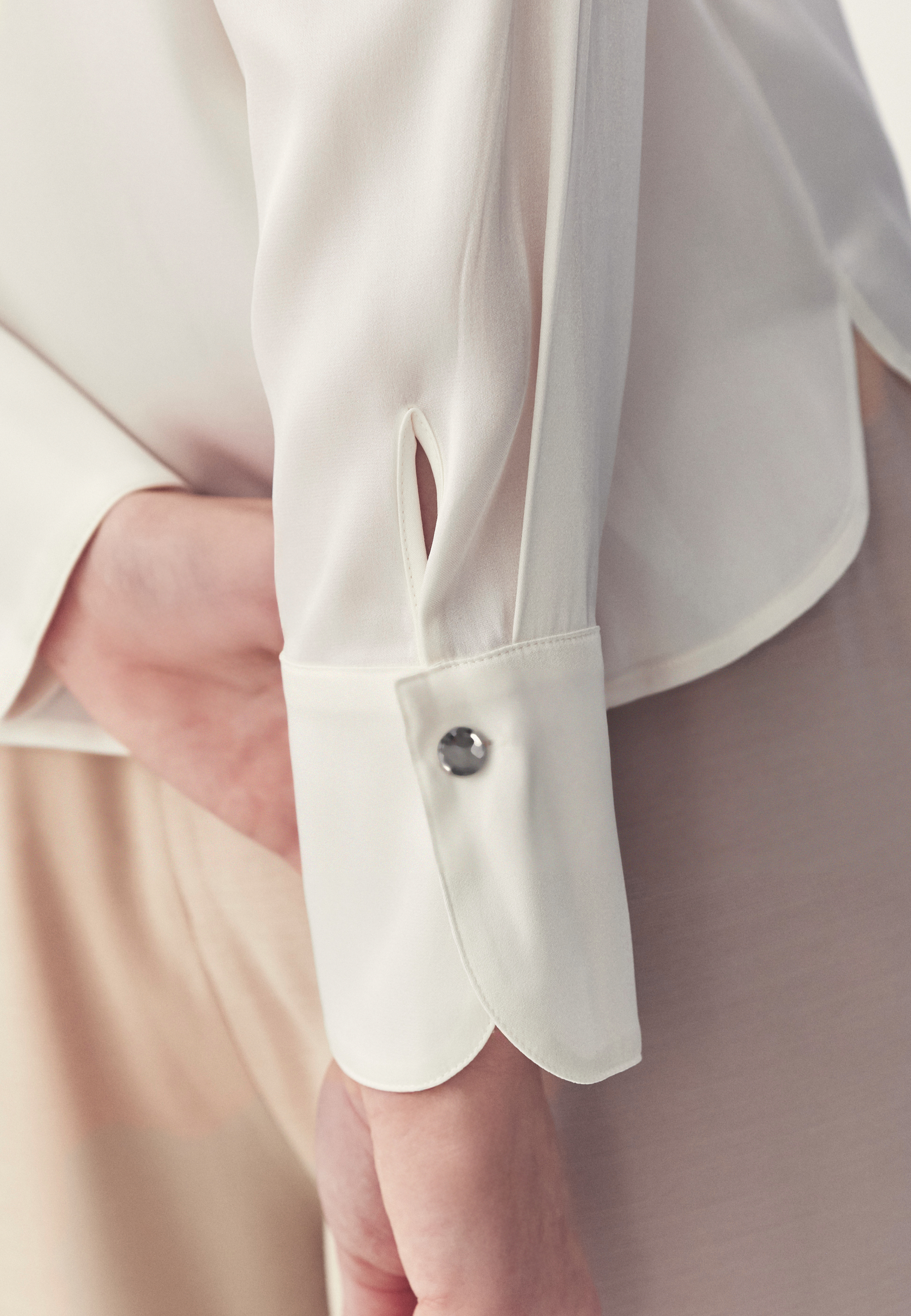 SATYNOWA KOSZULA Z JEDWABIEM - SILIKA ECRU 2