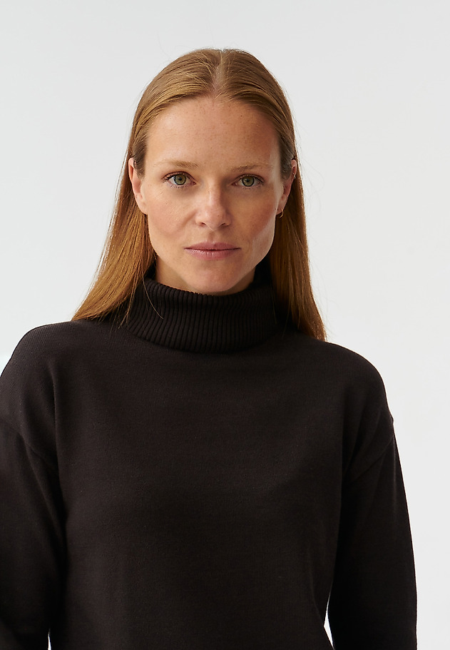 LADIES’ DRESS WITH LONG SLEEVE AND TURTLENECK ELISA LADIES’ DRESS WITH LONG SLEEVE AND TURTLENECK ELISA BRĄZOWY 4