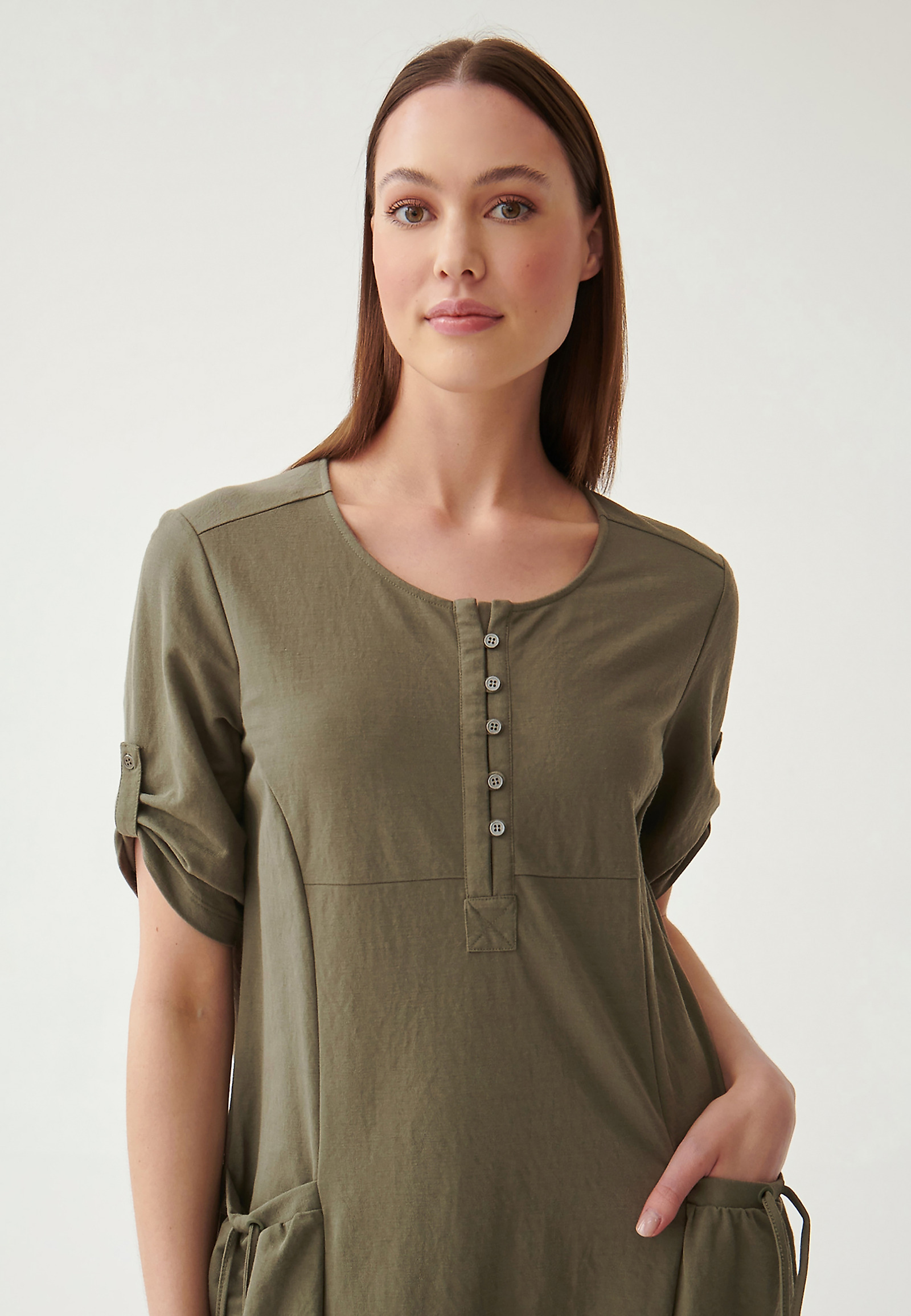 SUKIENKA DZIANINOWA DO KOLAN LINIA SUKIENKA DZIANINOWA DO KOLAN LINIA KHAKI 89278