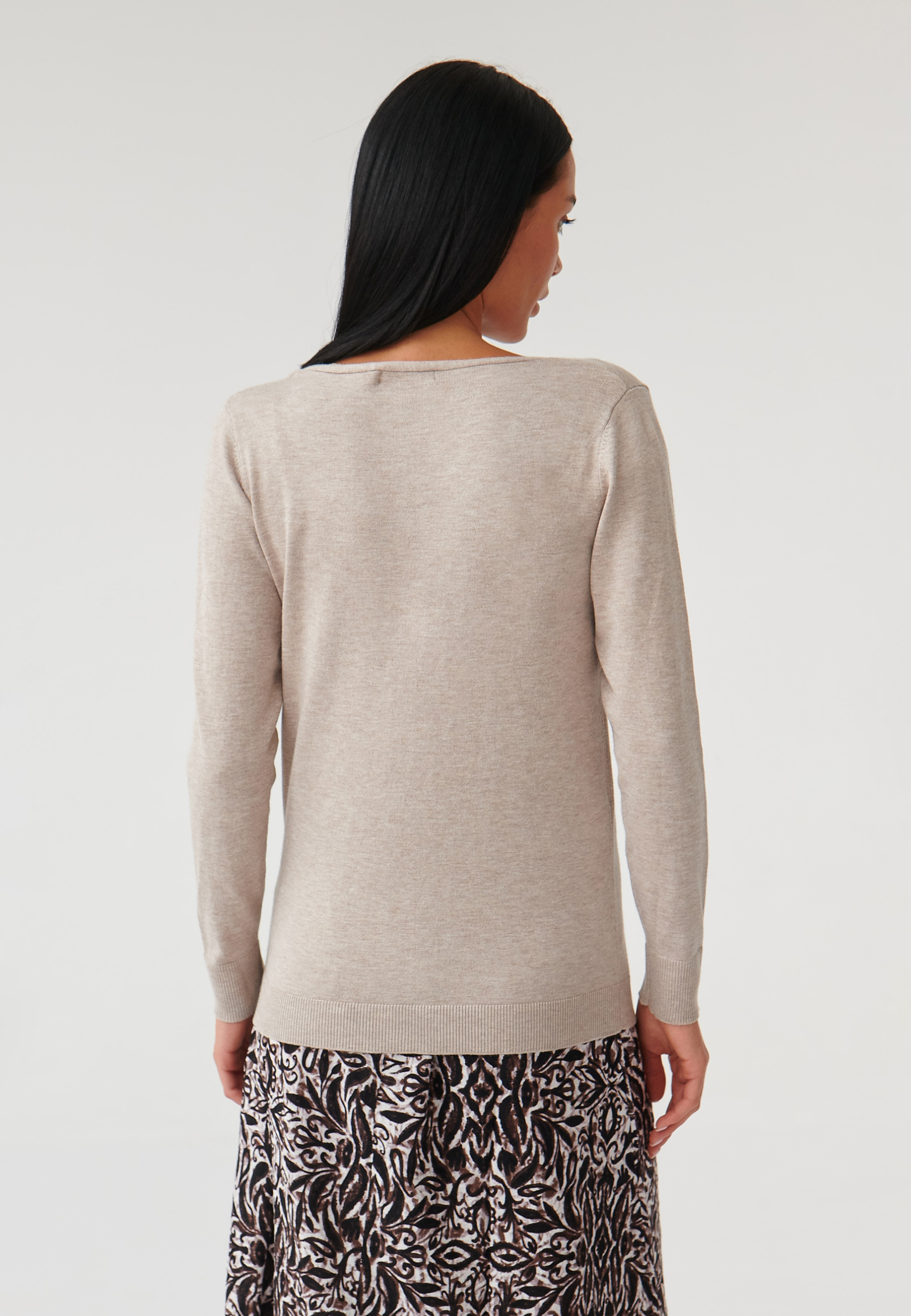 KLASICKÝ DÁMSKY SVETER TESSA 1