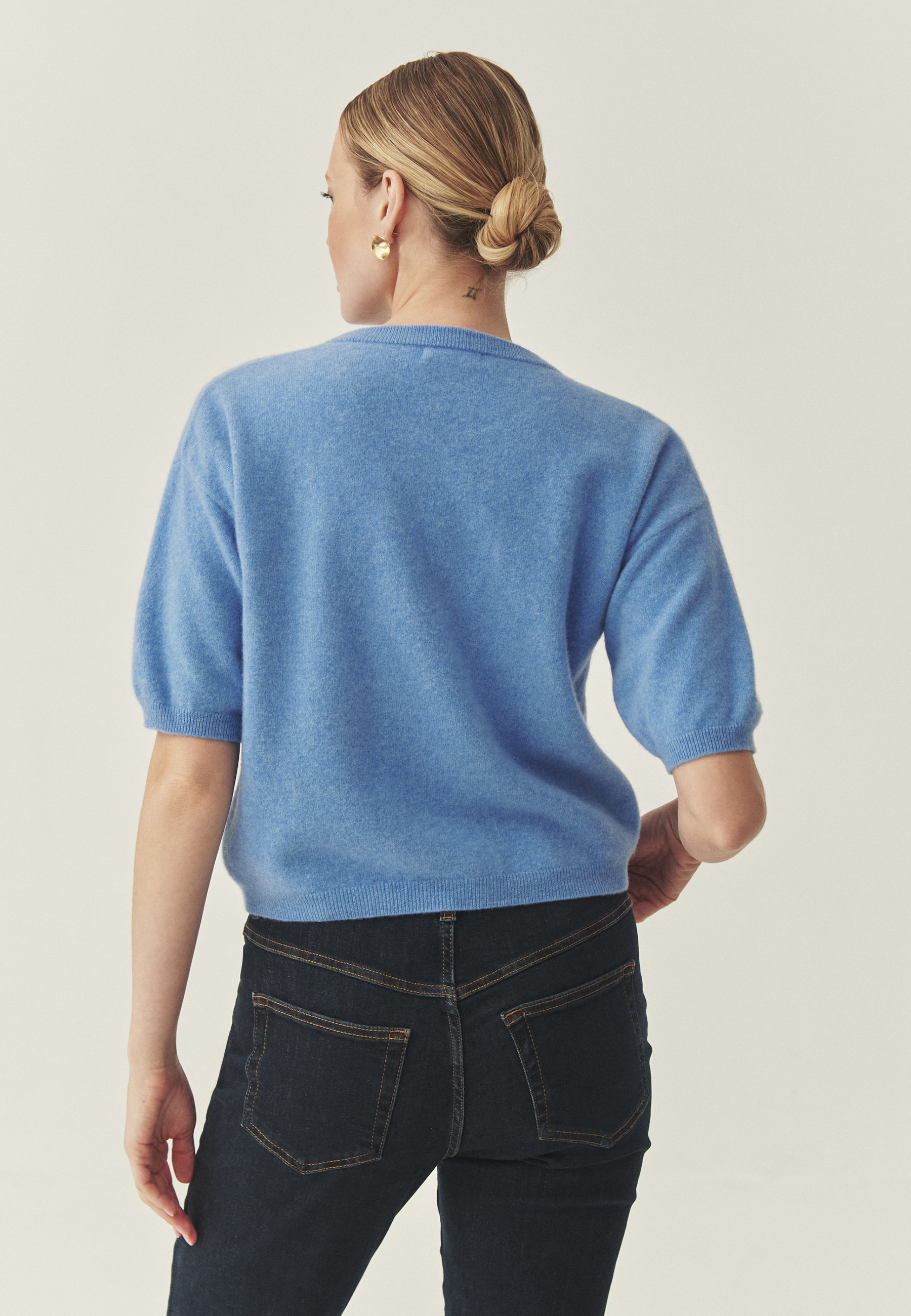 WEŁNIANY SWETER Z RĘKAWEM DO ŁOKCIA - ASH NIEBIESKI 2