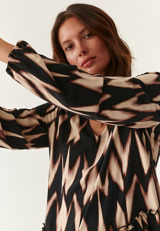 LADIES' LOOSE DRESS WITH A GEOMETRIC MOTIF EMRAMI LADIES' LOOSE DRESS WITH A GEOMETRIC MOTIF EMRAMI MULTIKOLOR 3