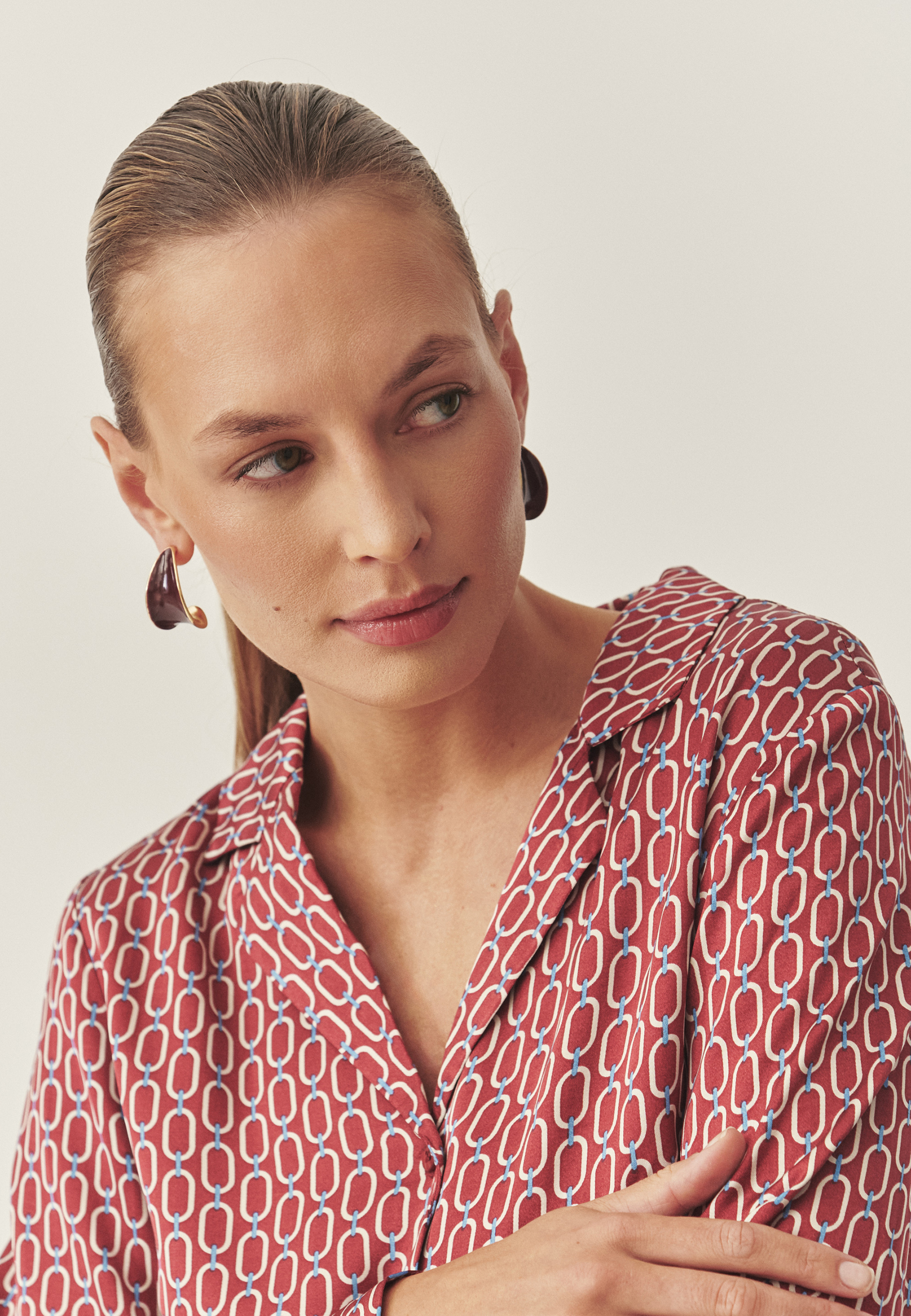 OBLEKA IZ VISKOZE S SRAJČNIM KROJEM IN AVTORSKIM VZORCEM - ZAMORA VEČBARVNA 2