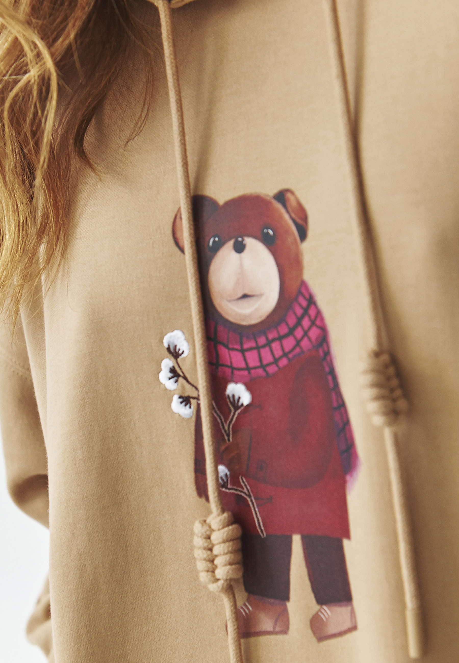 DZIANINOWA BLUZA DAMSKA Z MOTYWEM MISIA USZATKA — OLGA