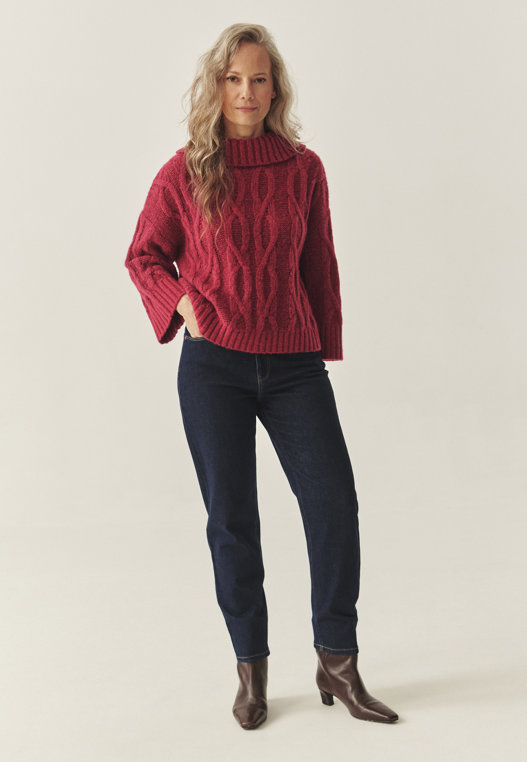 OHLAPEN PULOVER Z VOLNO IN MOHERJEM - SERVA RDEČA 2