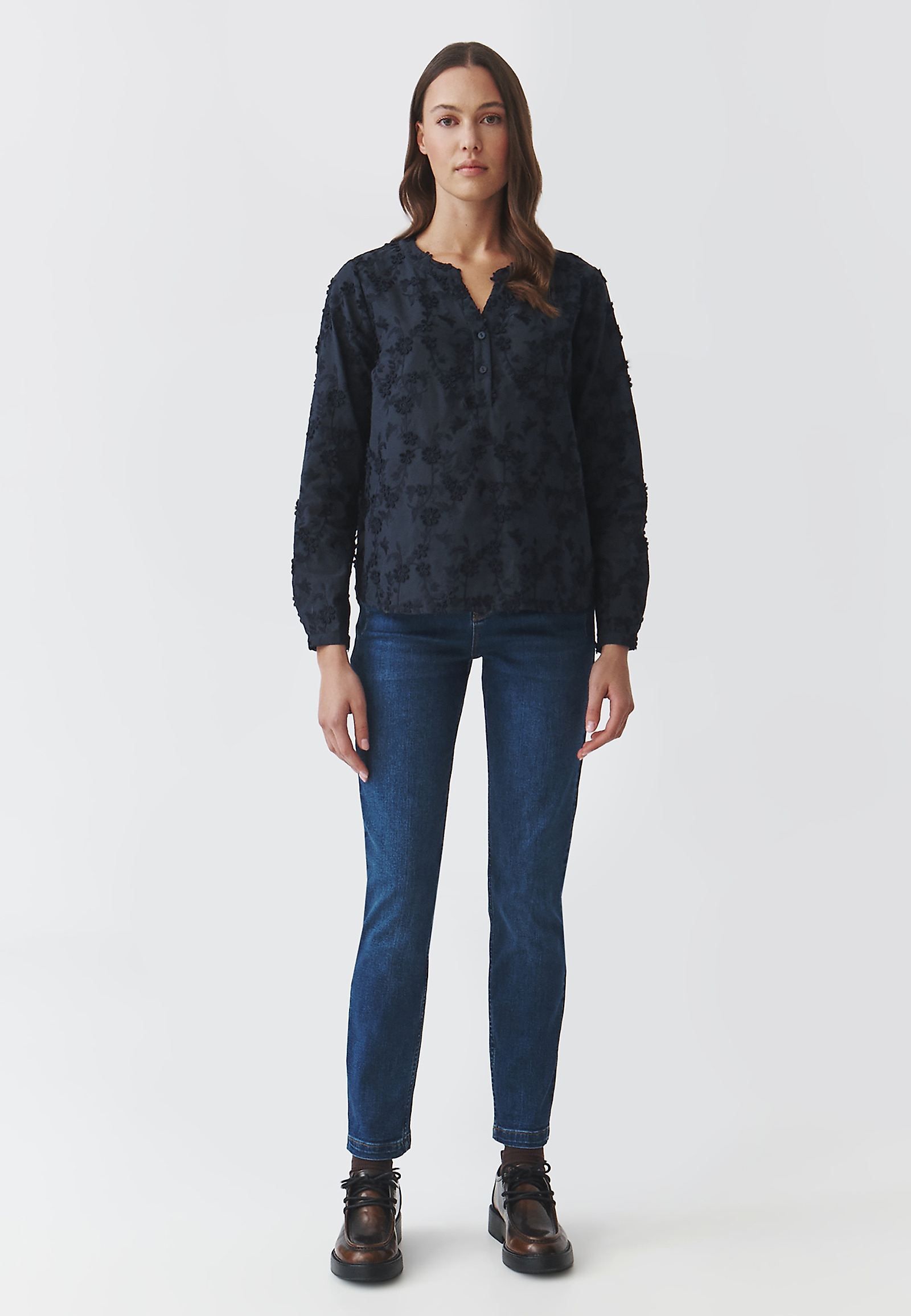 HÖLGYEK SZÖVET BLOUSE VIRÁGI HÍMZÉSEKKEL — RELIA HÖLGYEK SZÖVET BLOUSE VIRÁGI HÍMZÉSEKKEL — RELIA SÖTÉTKÉK 104972
