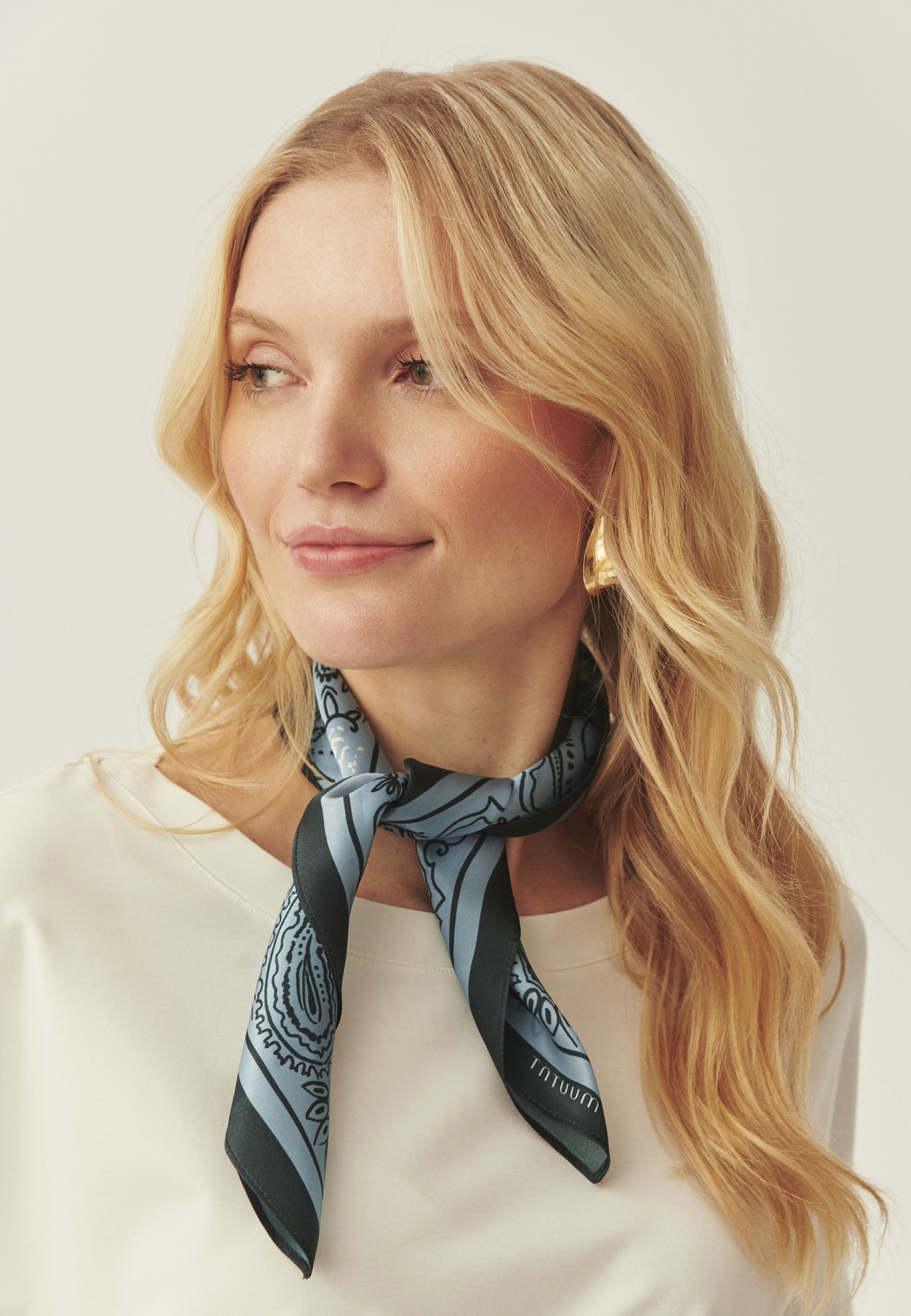 JEDWABNA CHUSTA - PERIKA