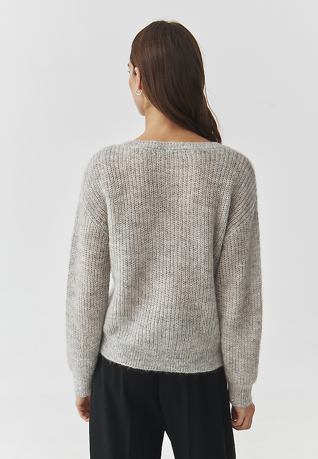 LADIES' JUMPER IN YARN WITH FLORAL, DECORATIVE ELEMENT — CLAIRE LADIES' JUMPER IN YARN WITH FLORAL, DECORATIVE ELEMENT — CLAIRE SREBRNY 3