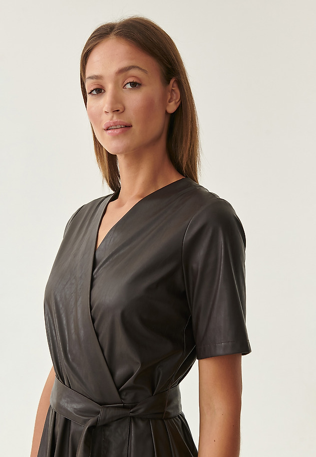 ENVELOPE MAXI DRESS OZIMI ENVELOPE MAXI DRESS OZIMI BRĄZOWY 3
