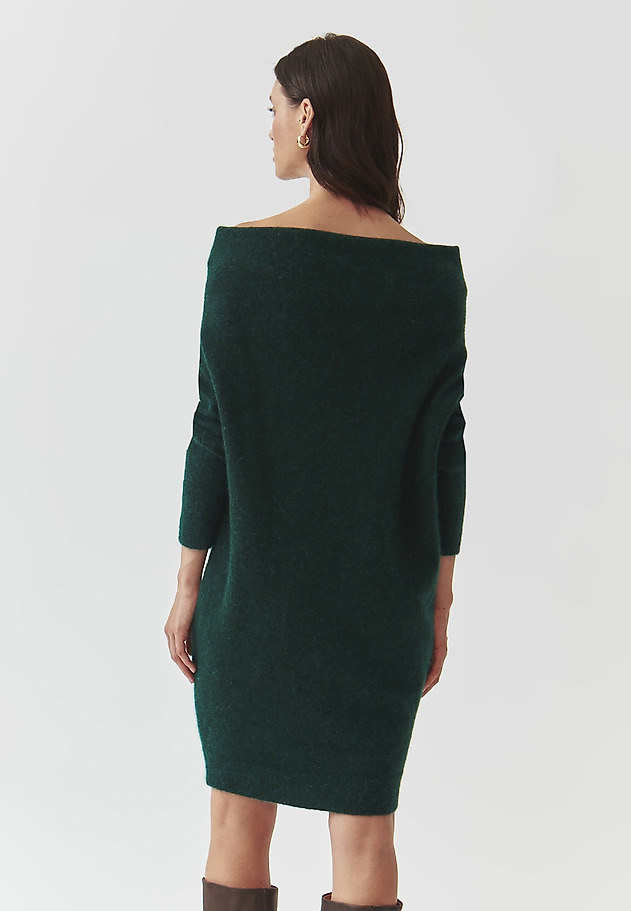 LADIES' DRESS IN YARN WITH A ‘WATER’ NECKLINE — AWATI LADIES' DRESS IN YARN WITH A ‘WATER’ NECKLINE — AWATI ZIELONY 3