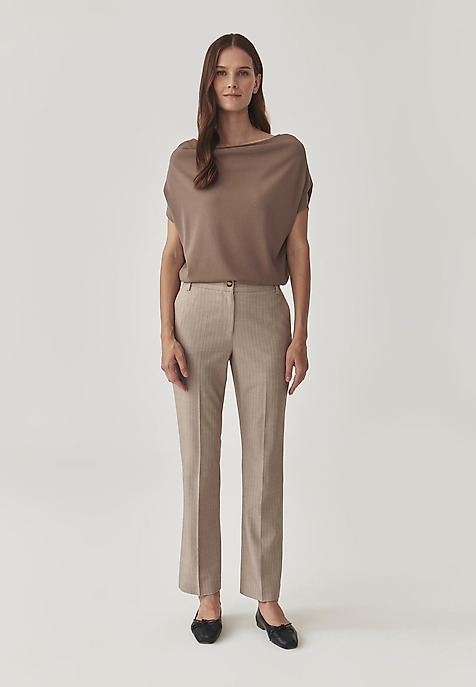 LADIES’ BLOUSE WITH A DECORATIVE NECKLINE - ATI BEIGE 2