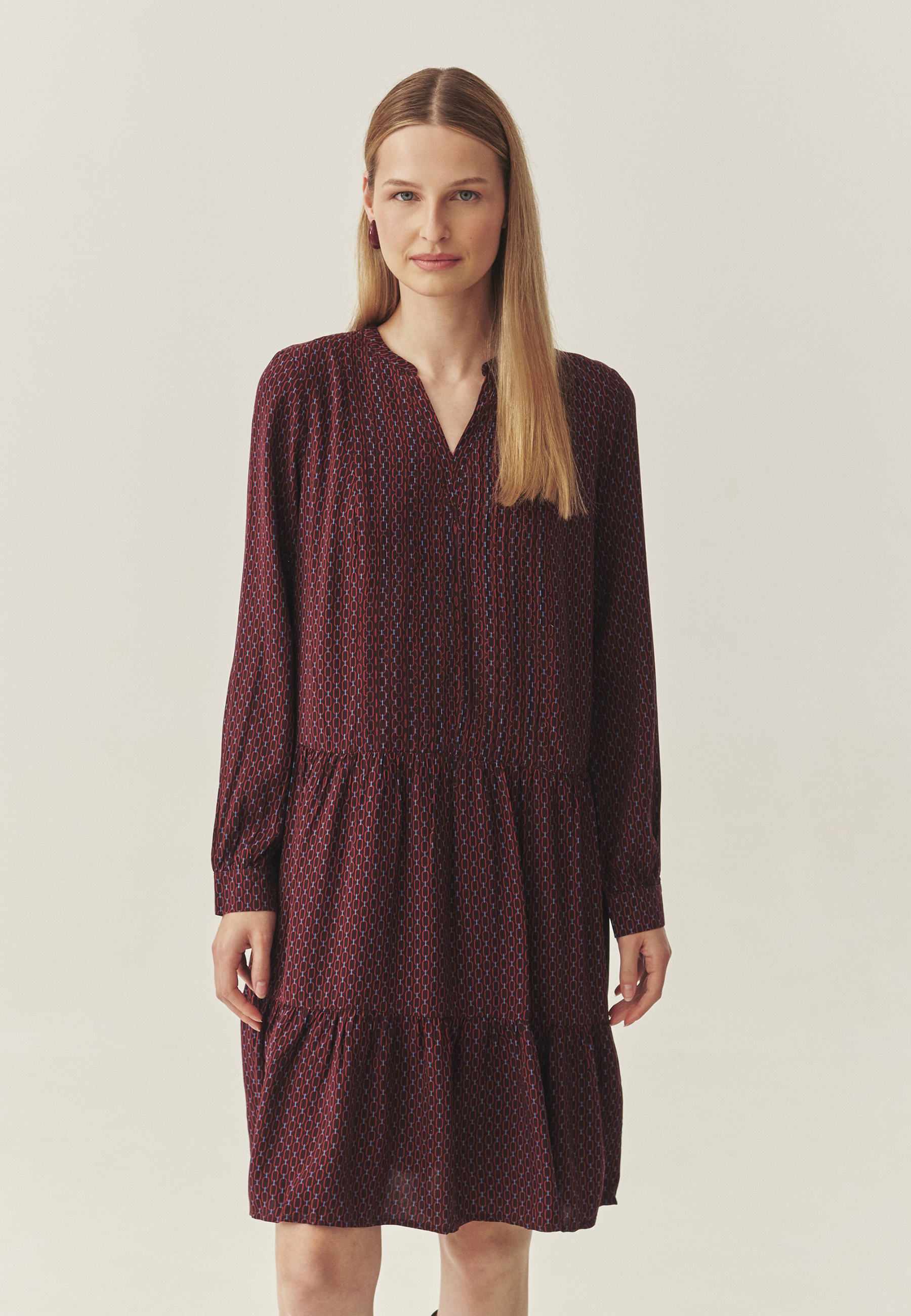 ŽENSKA OBLEKA IZ RAZTEGLJIVEGA MATERIALA Z IZVIRNIM VZORCEM - MISTY VEČBARVNA 2