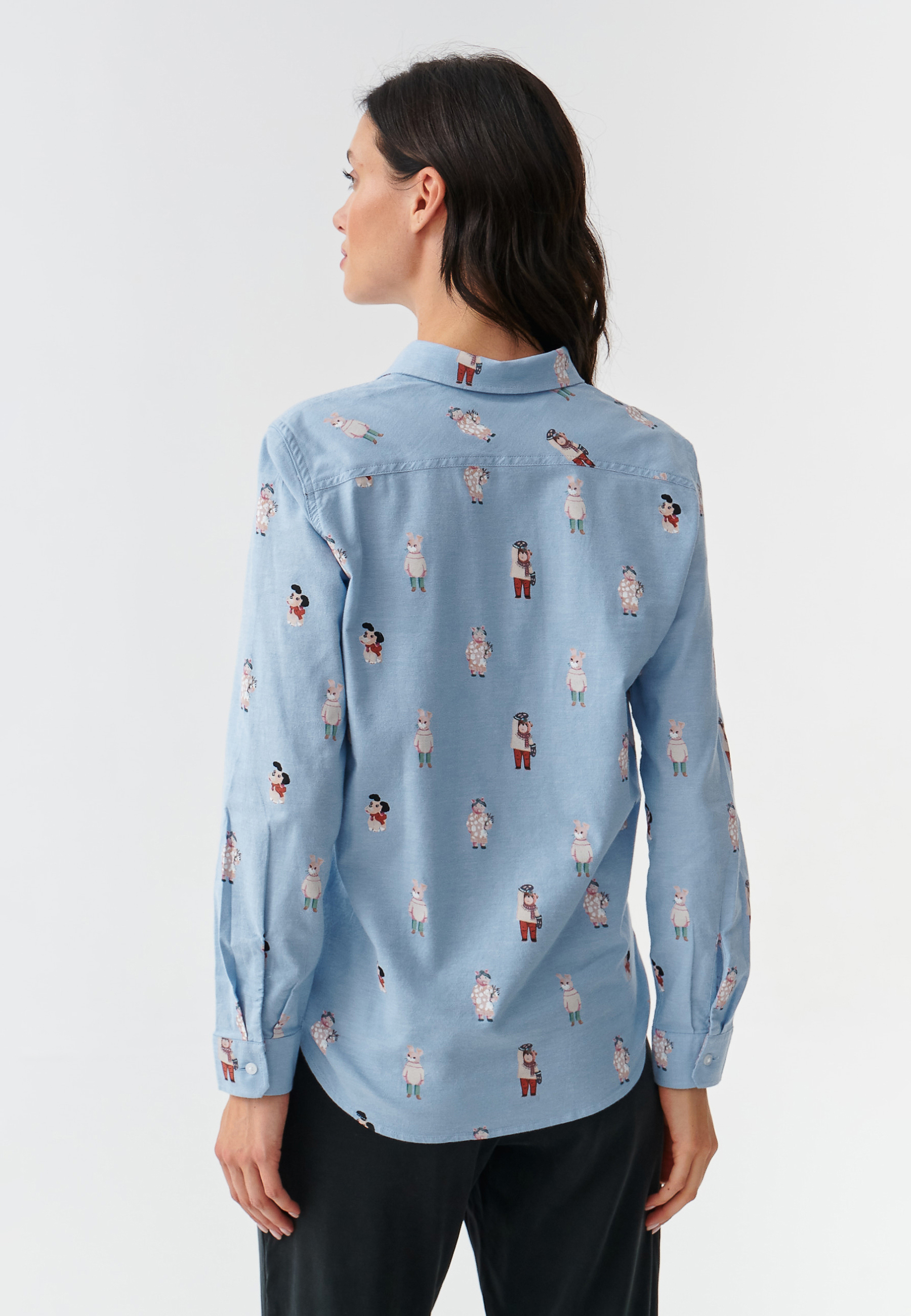 CĂMAȘĂ DE DAMĂ DIN ȚESĂTURĂ CU IMPRIMEU CU URSULEȚUL URECHI-LĂSATE EDNA