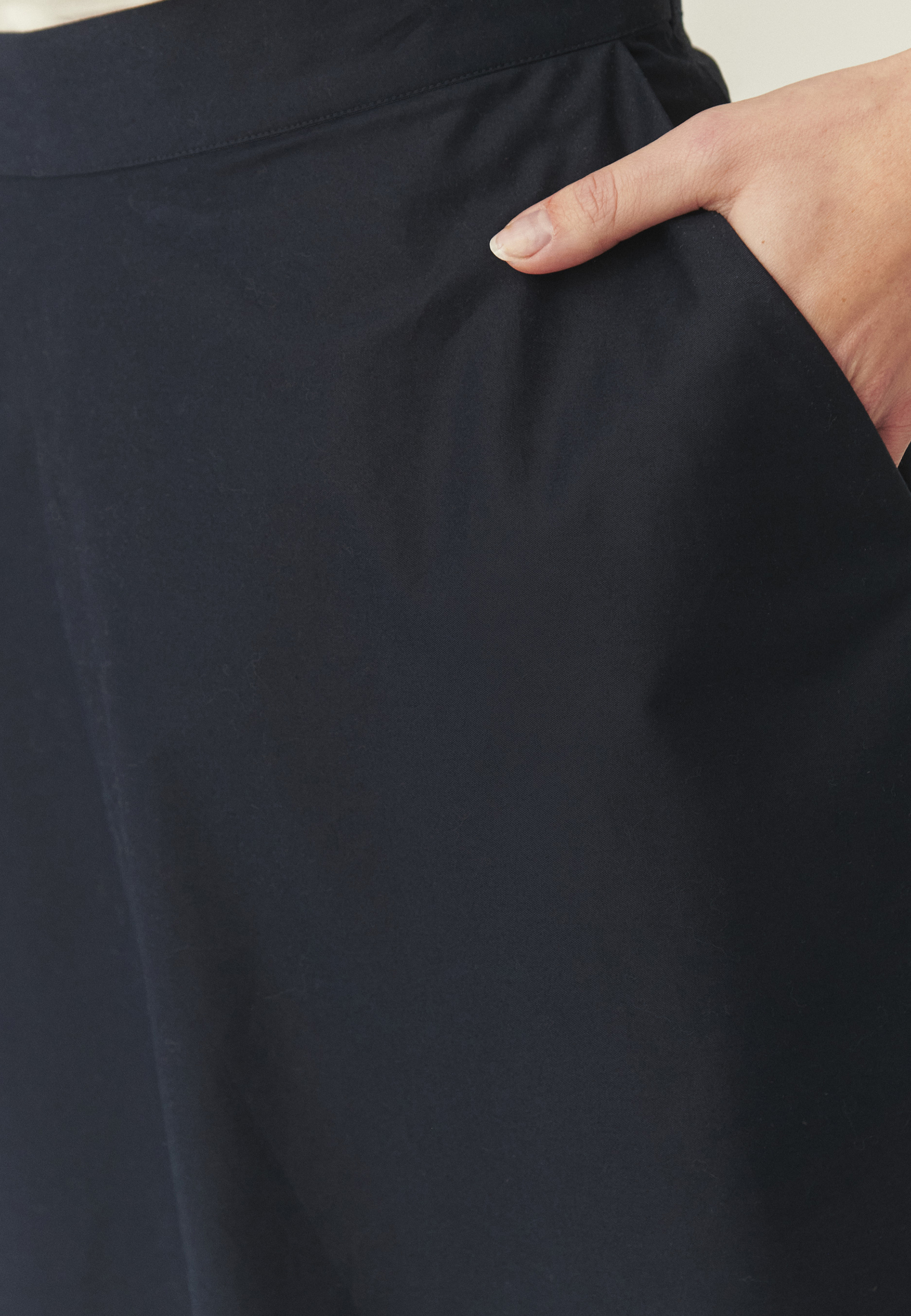 HAFTOWANA SPÓDNICA MIDI - FANRO 1 GRANATOWY 2