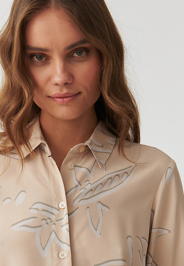 DÁMSKÁ KOŠILOVÁ TUNIKA S MODERNÍM KVĚTINOVÝM POTISKEM - LIBU DÁMSKÁ KOŠILOVÁ TUNIKA S MODERNÍM KVĚTINOVÝM POTISKEM - LIBU VÍCEBAREVNÝ 1