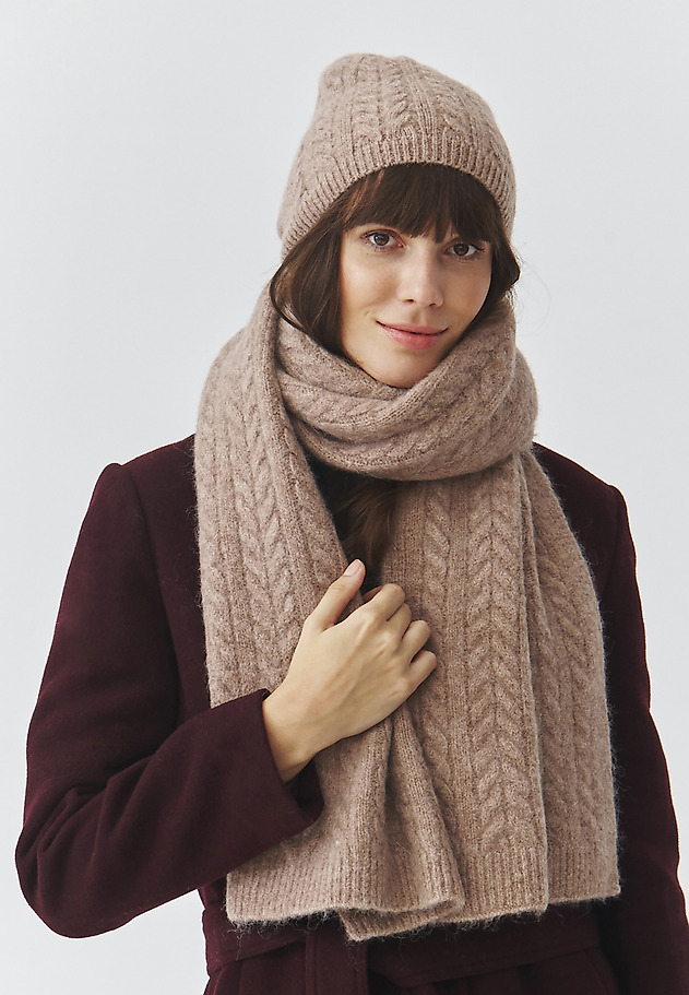 LADIES' KNITTED BEANIE WITH PLAID PATTERN — TOPIKA LADIES' KNITTED BEANIE WITH PLAID PATTERN — TOPIKA BEŻOWY 1