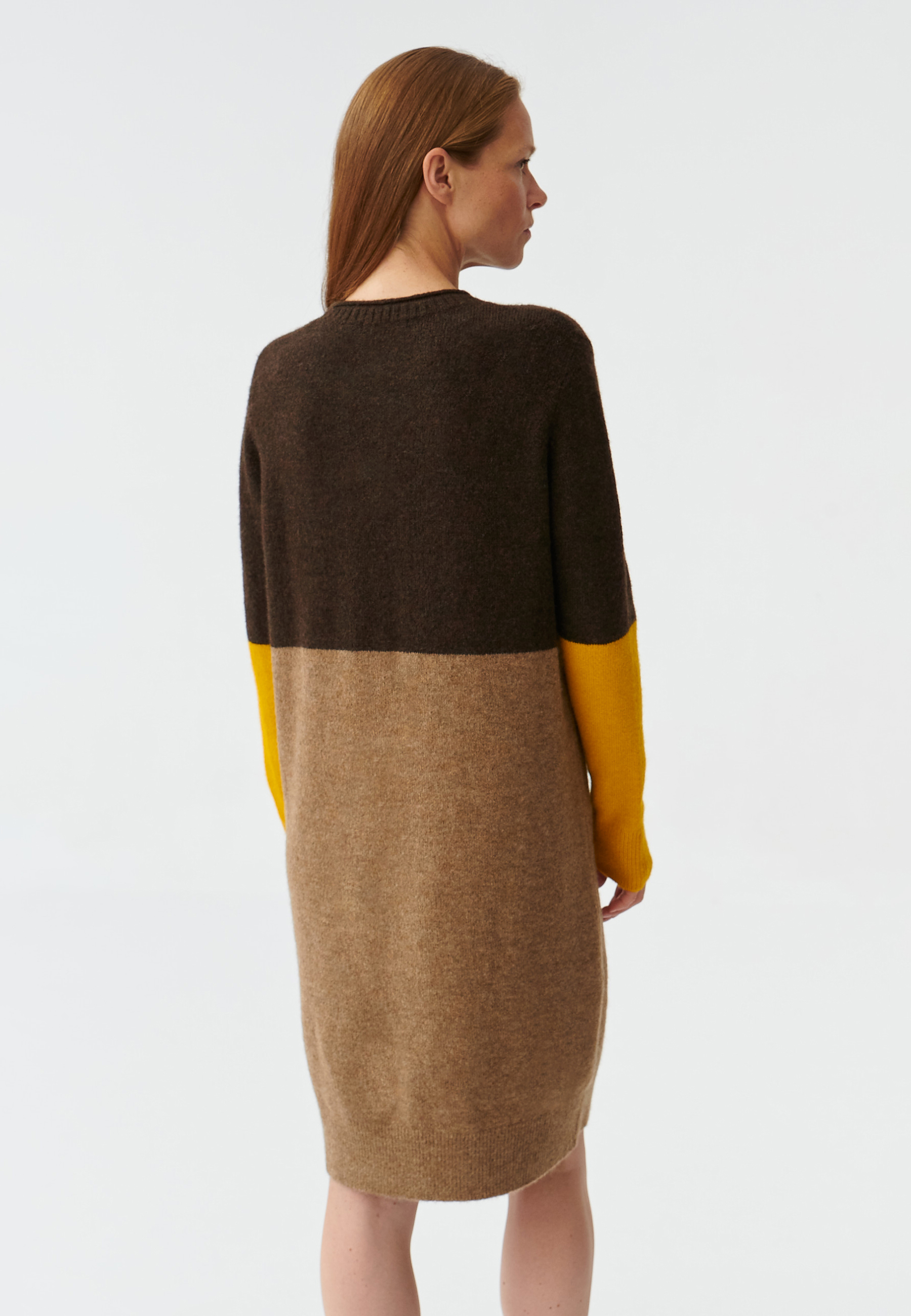 ÚPLETOVÉ SVETROVÉ ŠATY S DLHÝM RUKÁVOM JUKILA