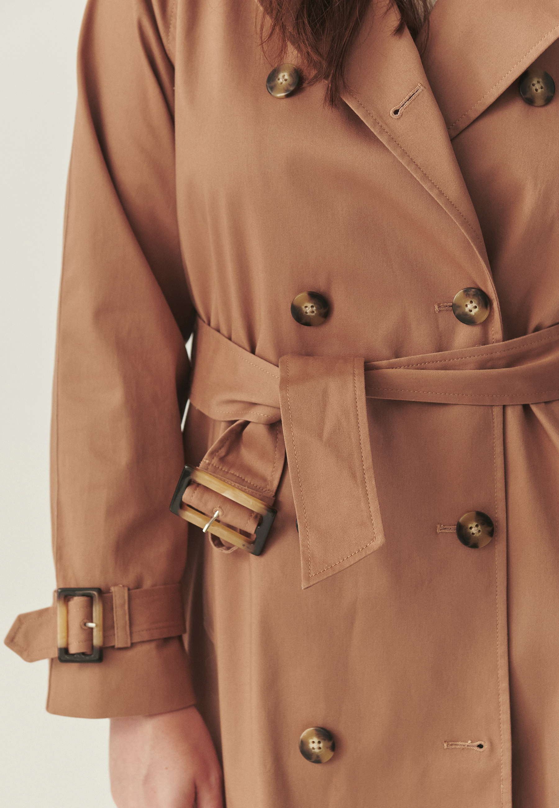 KLASICKÝ TRENČKOT — BATIA BÉŽOVÁ 2