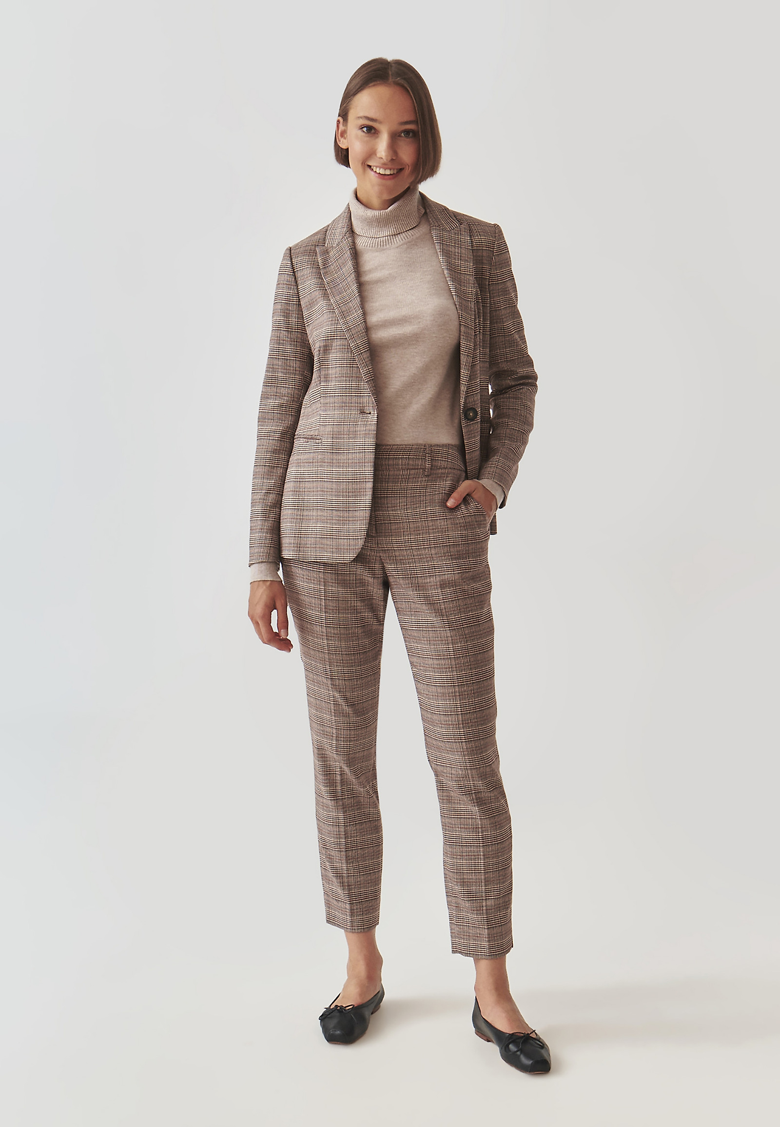 BLAZER IZ KARIRASTEGA BLAGA - KAREMA 1 BLAZER IZ KARIRASTEGA BLAGA - KAREMA 1 VEČBARVNA 100298