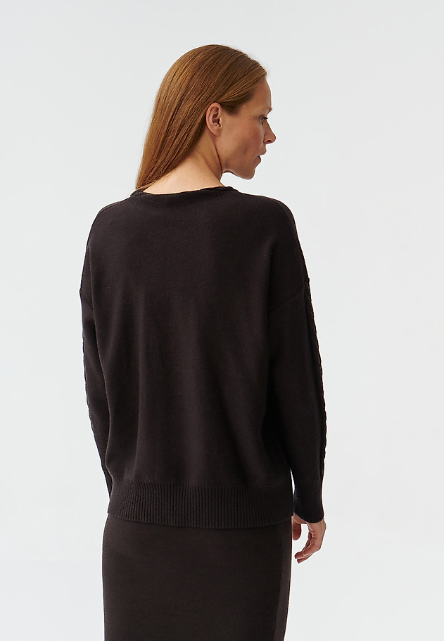 LADIES’ SWEATER WITH V-SHAPE NECKLINE POLI LADIES’ SWEATER WITH V-SHAPE NECKLINE POLI BRĄZOWY 4