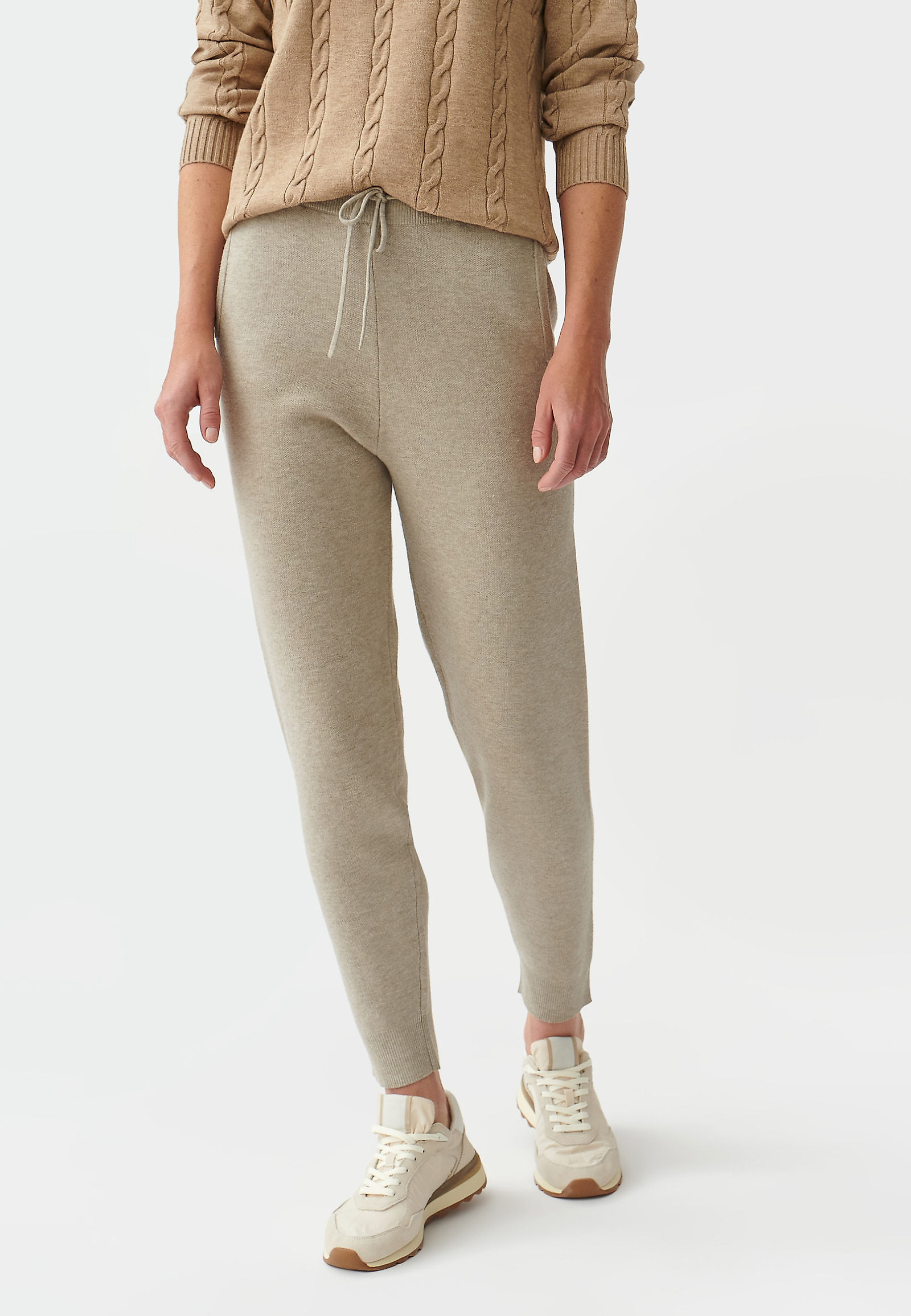 DÁMSKÉ ÚPLETOVÉ KALHOTY VE STYLU TEPLÁKŮ PILOMI DÁMSKÉ ÚPLETOVÉ KALHOTY VE STYLU TEPLÁKŮ PILOMI ŠEDÁ 91145