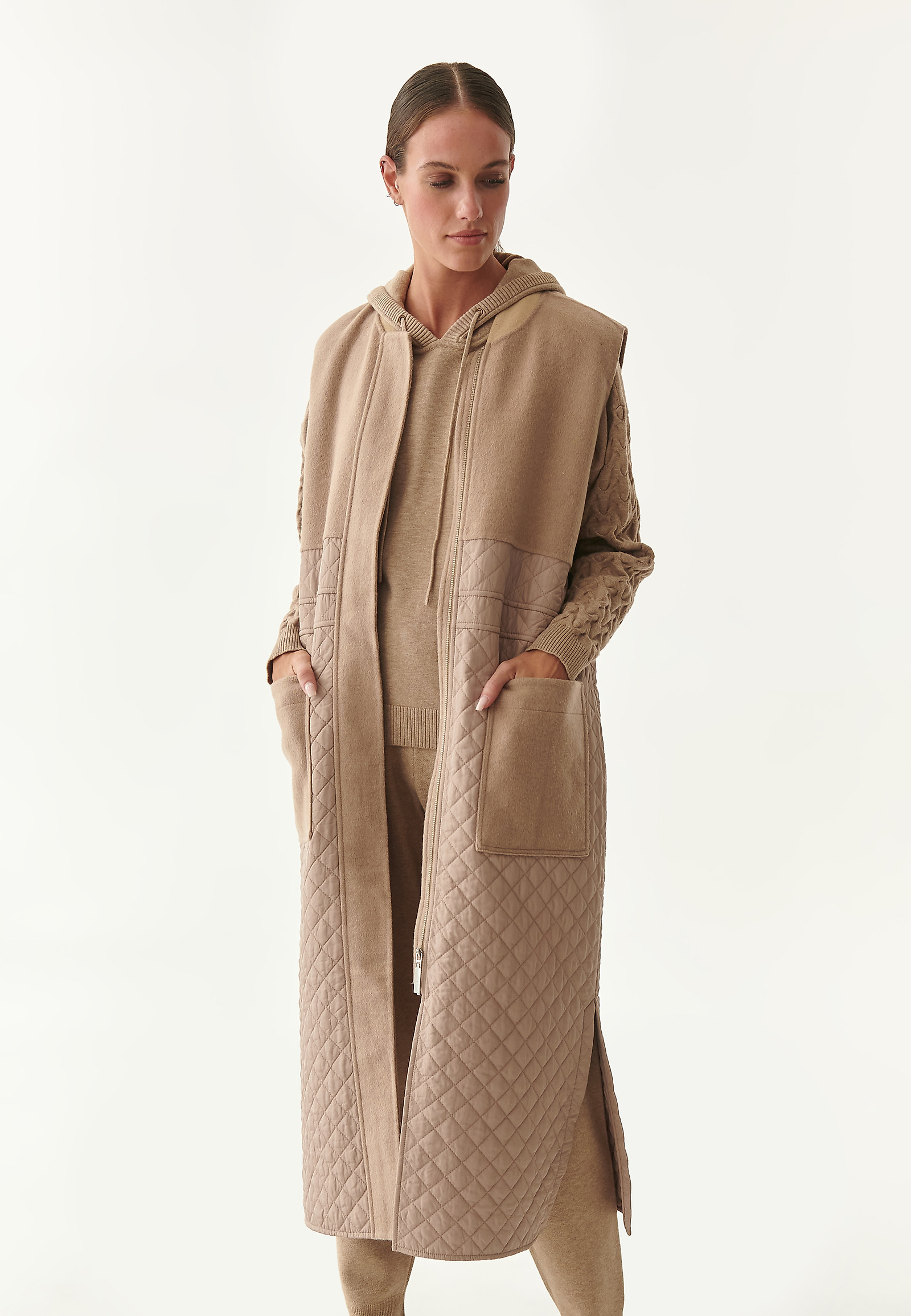 DŁUGA PIKOWANA KAMIZELKA DAMSKA ARA DŁUGA PIKOWANA KAMIZELKA DAMSKA ARA BEŻOWY 84663