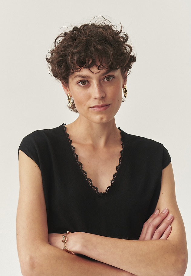 BLUZĂ ELEGANTĂ CU GULER EMBELISAT - EVILIRA BLUZĂ ELEGANTĂ CU GULER EMBELISAT - EVILIRA NEGRU 4