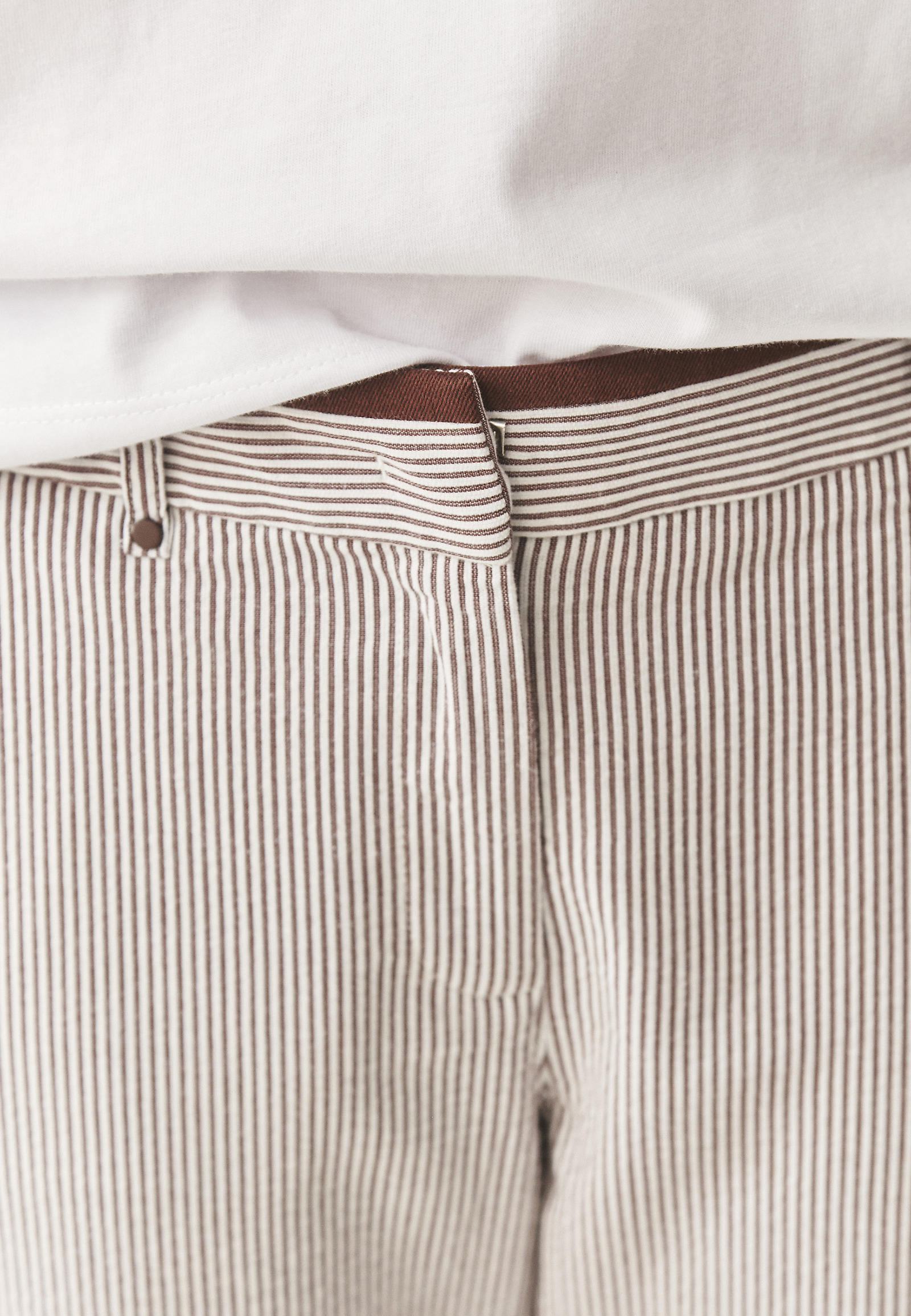 BAWEŁNIANE SPODNIE W PASKI - SEROKI BAWEŁNIANE SPODNIE W PASKI - SEROKI MULTIKOLOR 112581