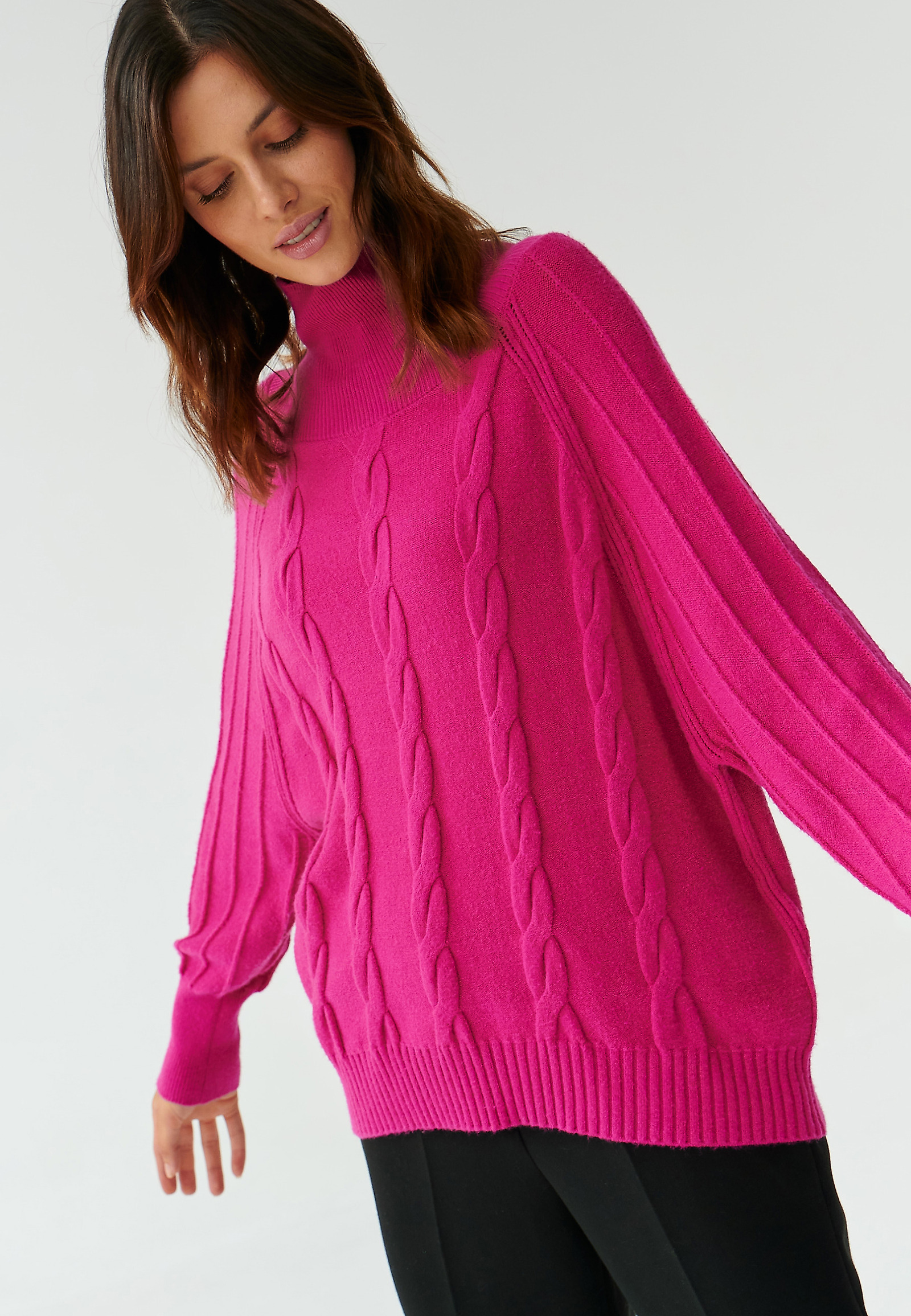 TEXTURED LADIES’ SWEATER WITH A TURTLENECK MEDUZA TEXTURED LADIES’ SWEATER WITH A TURTLENECK MEDUZA PINK 91636